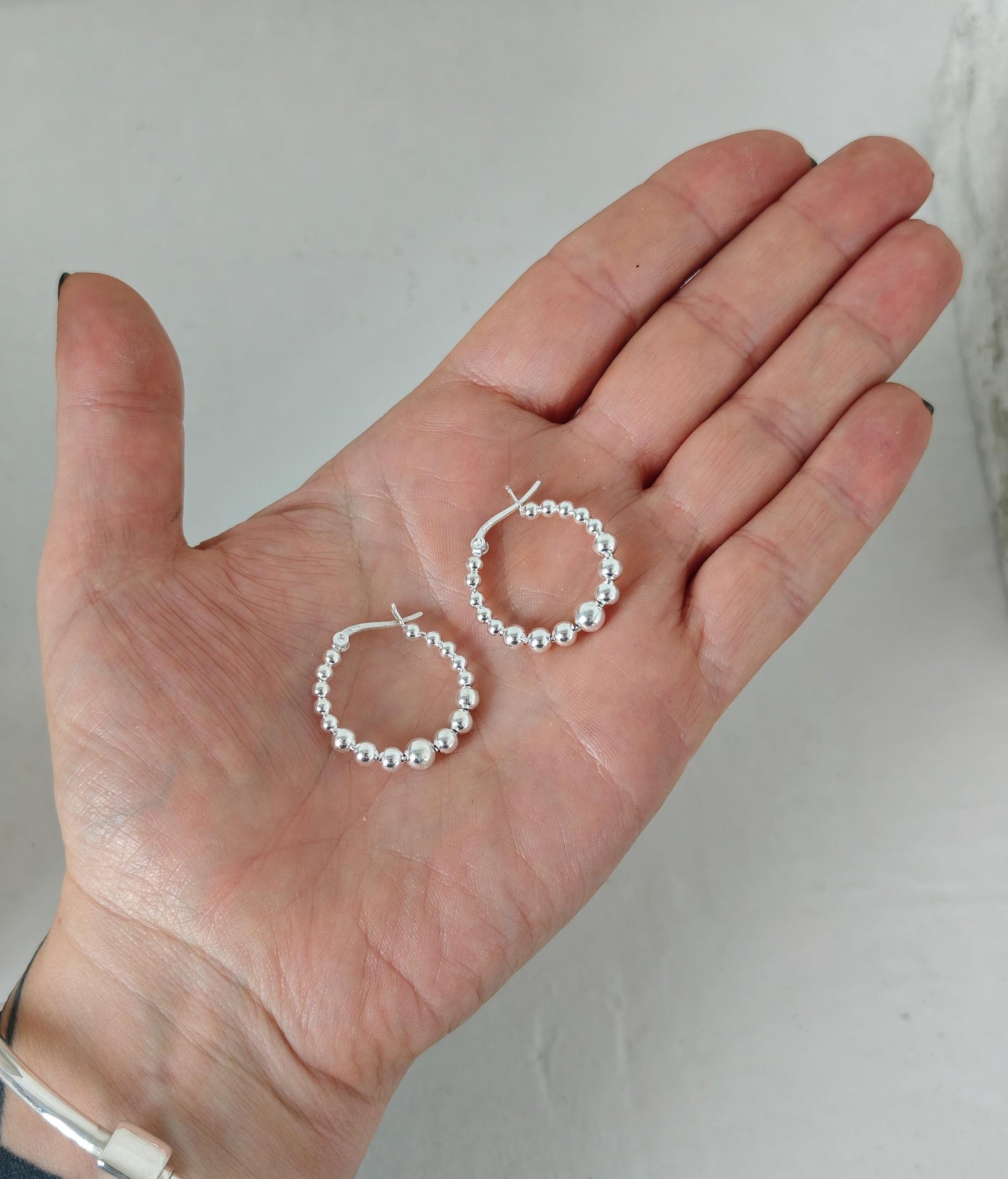 Bubble Ohrringe aus 925 Silber, Kugel Statement Creolen, Perlen Hoops