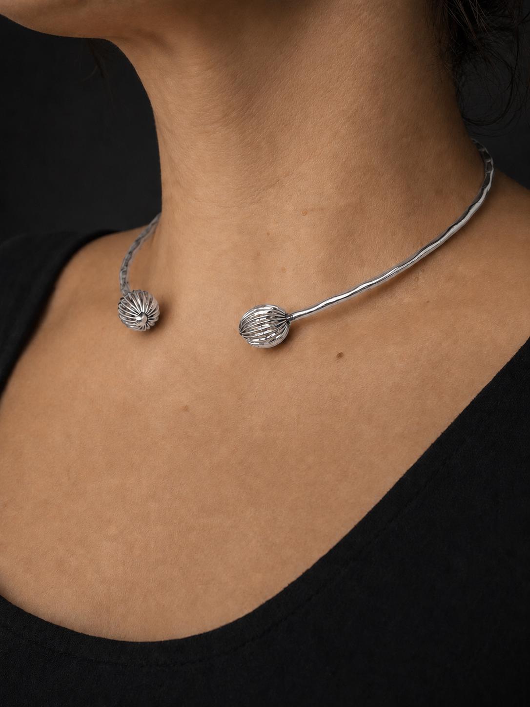 Boho Choker & Armreif Set aus gehämmertem Messing versilbert, Choker und Armreif minimalistisch - CocosyBerlin