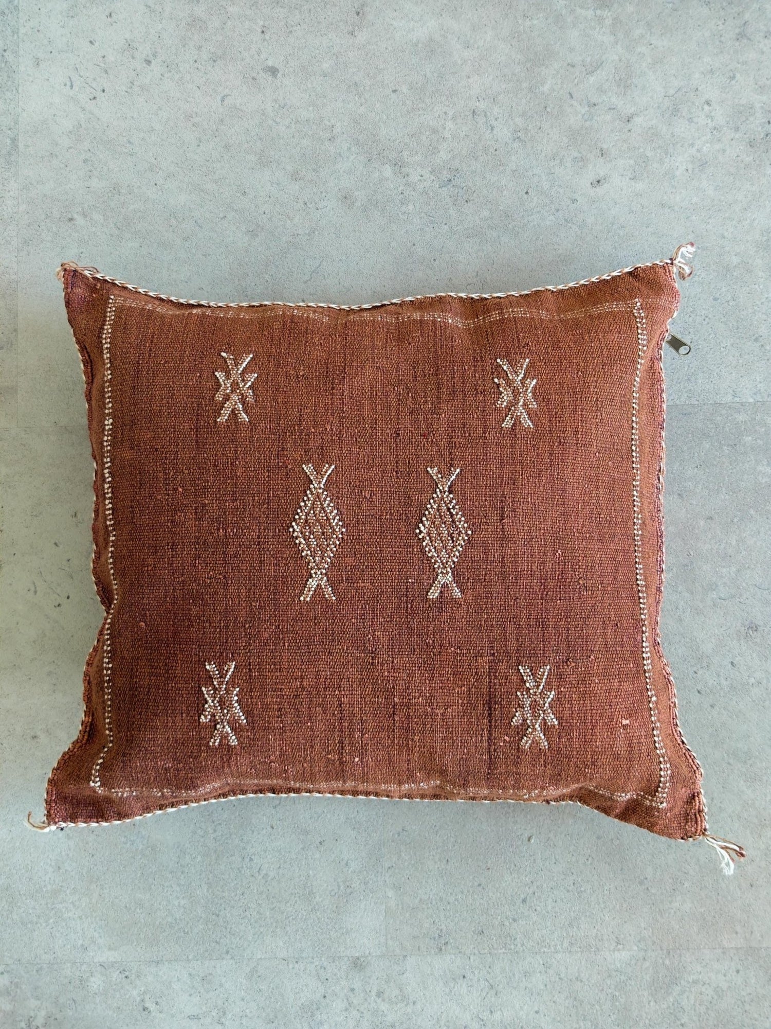 Sabra Kissen aus Marokko, Sabra silk cushion cover, Marrakesch Kissen mit Vintage Look - CocosyBerlin