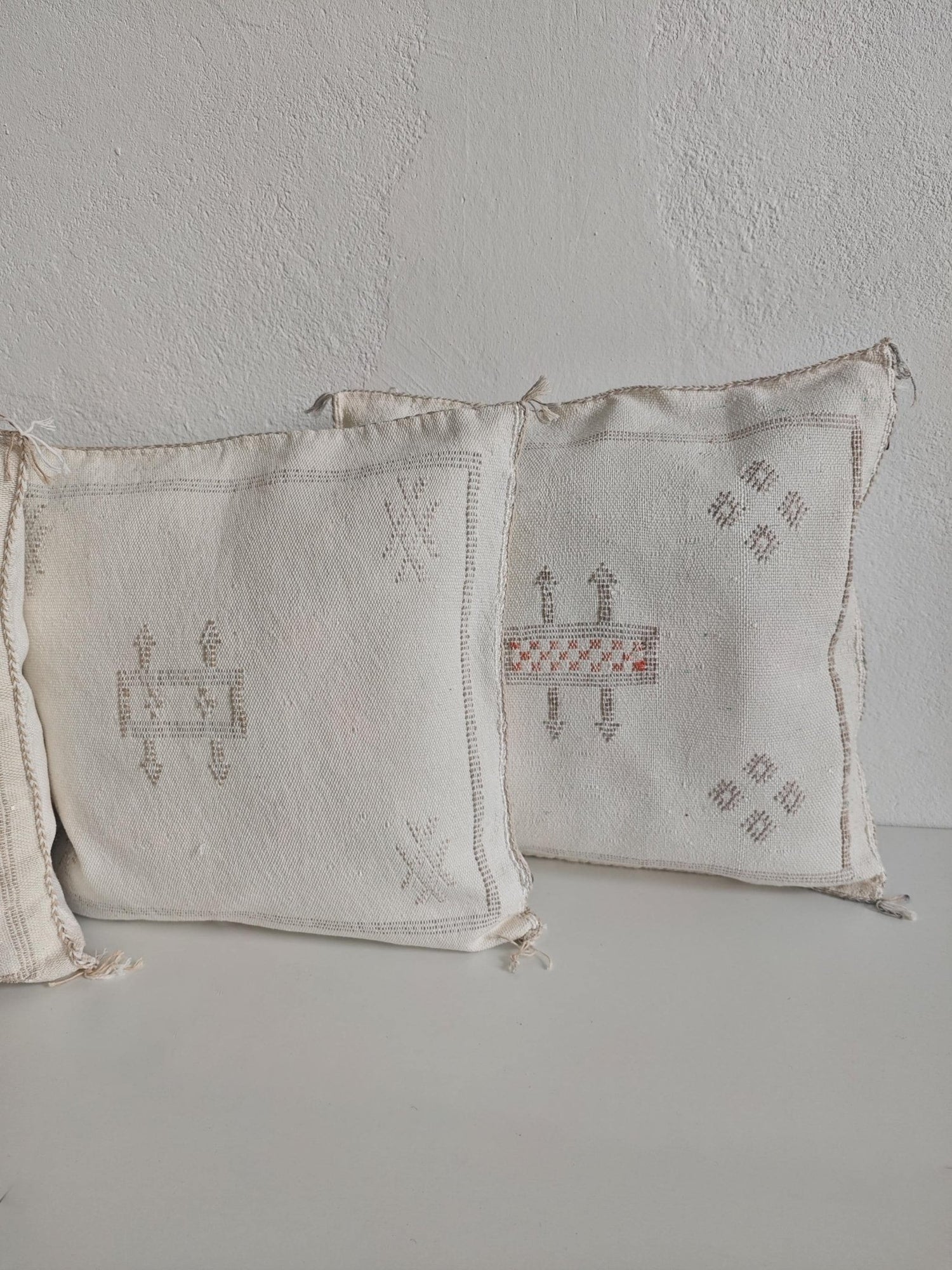 Sabra Kissen aus Marokko | Marrakesch Kissen Kaktus-Seide | Boho Wohnkissen Weiss | Sabra Silk Cushion Cover – Soft Natural White - CocosyBerlin