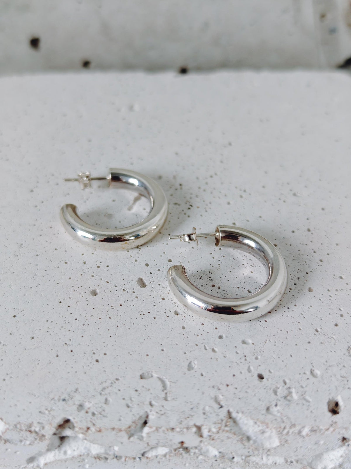 Offene Chunky Creolen aus Silber 925, Open Silver Hoops,Bold Statement Hoops 25mm - CocosyBerlin