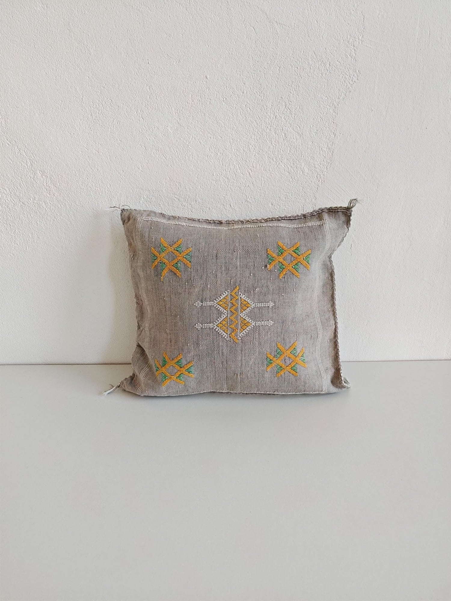 Sabra Kissenbezug aus Marakesch, Boho Kissenhülle Marokko, Sabra Silk Cushion Cover - CocosyBerlin