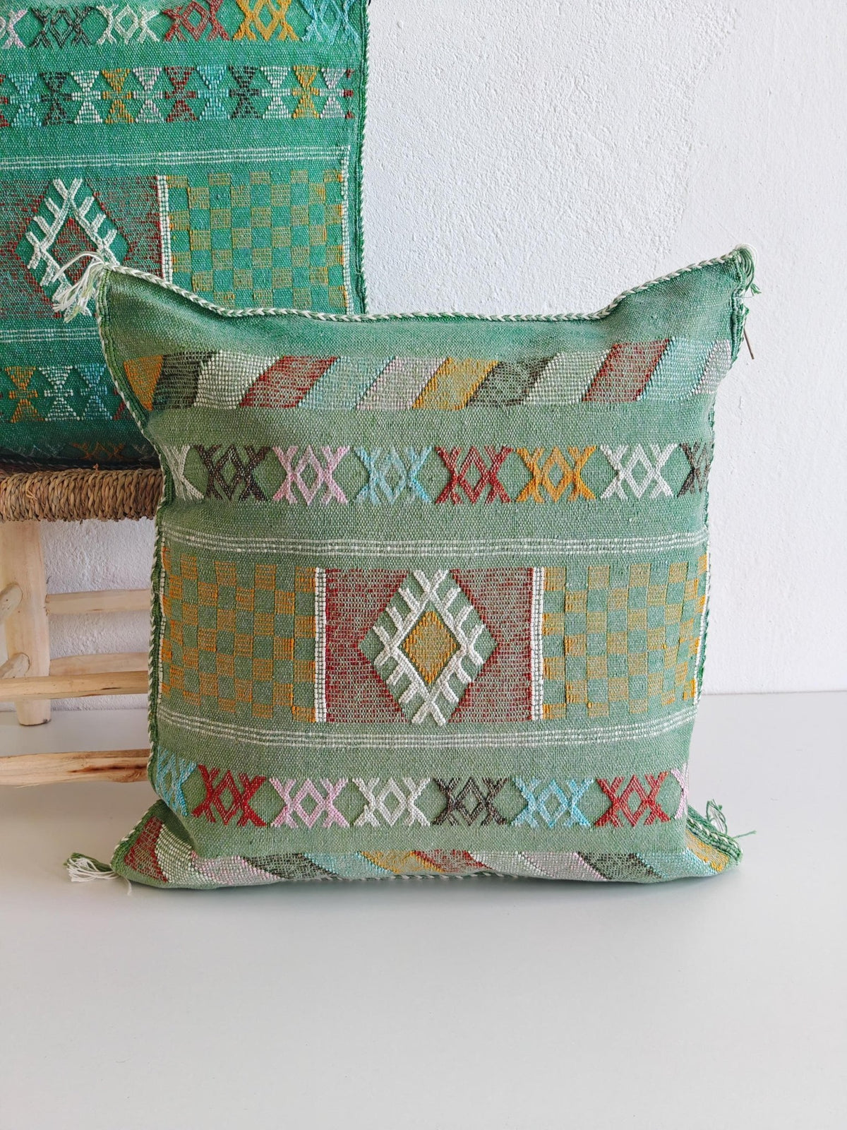 Sabra Kissenbezug aus Marrakesh, Boho Marokkanische Kissenhülle, Sabra Silk Cushion Cover - Limited Green Edition - CocosyBerlin