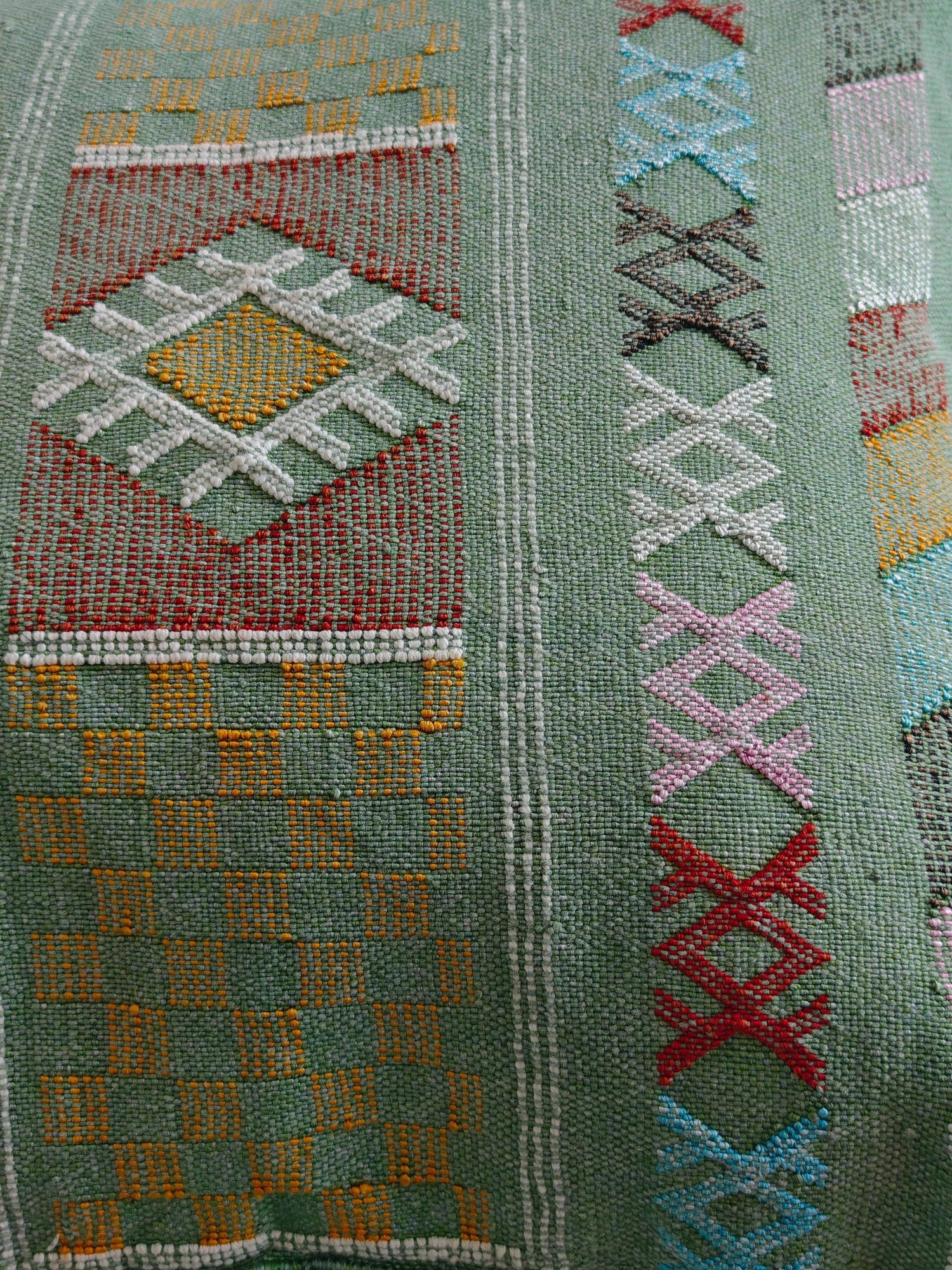 Sabra Kissenbezug aus Marrakesh, Boho Marokkanische Kissenhülle, Sabra Silk Cushion Cover - Limited Green Edition