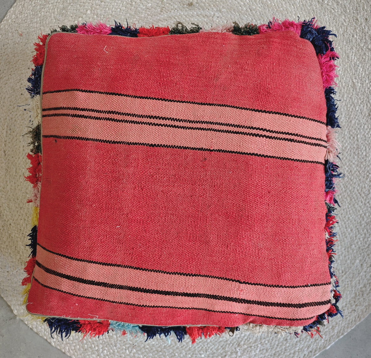 Marokkanischer Pouf mit geometrischen Muster, Upcyling Pouf aus Stoffresten, Unikat