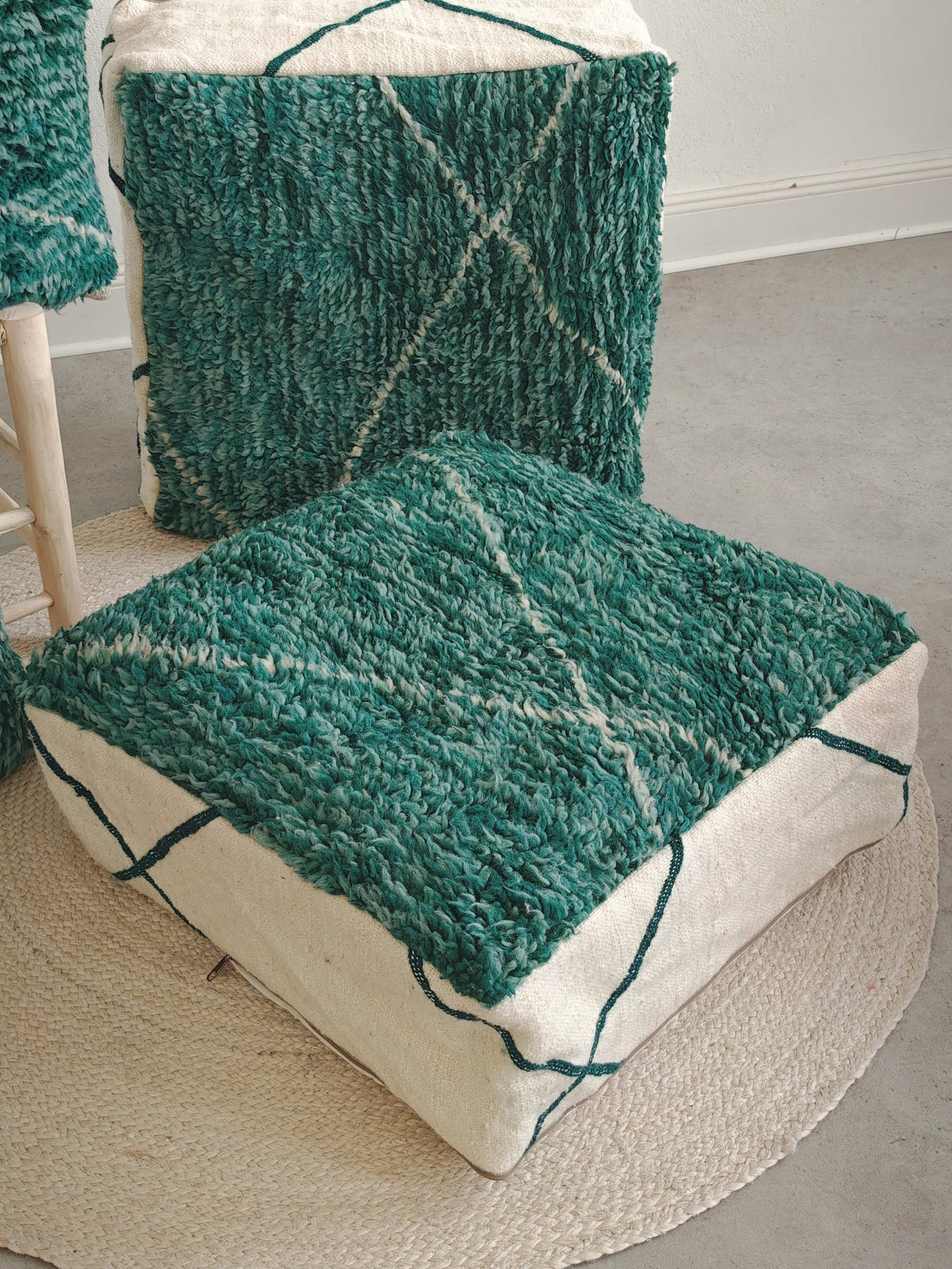 Beni Ourain Pouf aus Marokko, Bodenkissen Beige / Grün, 100% Handarbeit, Uniquat - CocosyBerlin