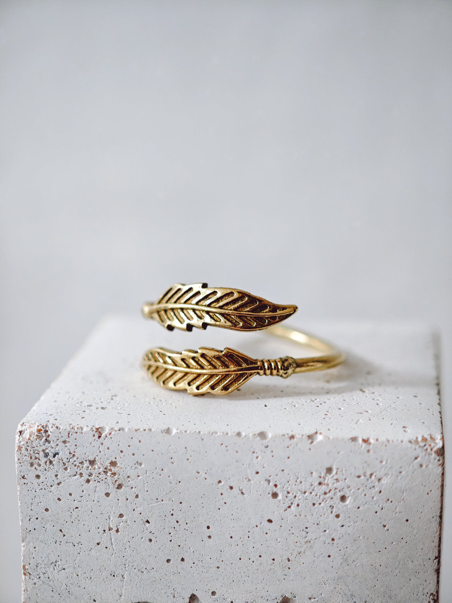 Feder Ring aus Messing, Verstellbarer Fingerring, Handgemachter Boho Messingring, Bohemianstil