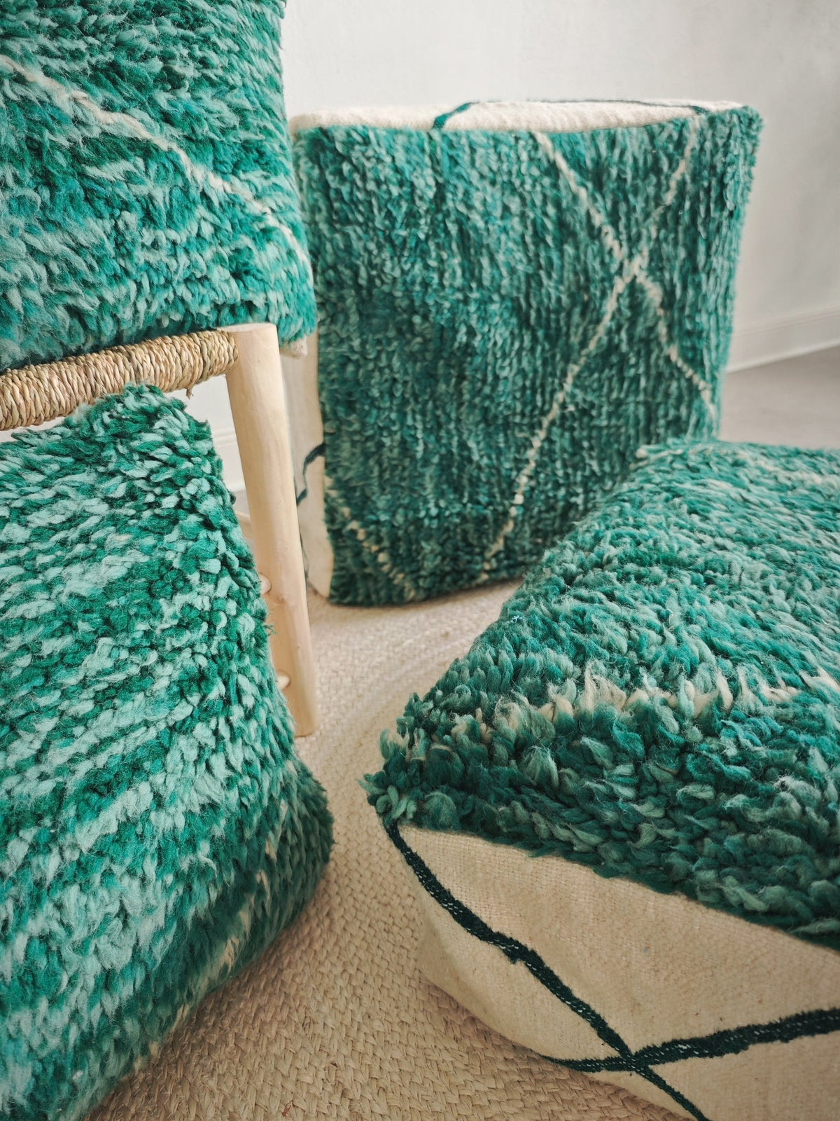 Beni Ourain Pouf aus Marokko, Bodenkissen Beige / Grün, 100% Handarbeit, Uniquat - CocosyBerlin