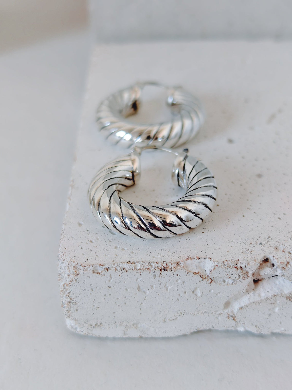 Twist Creolen 925 Silber, Statement Ohrringe, Chunky Hoops 30 mm - CocosyBerlin