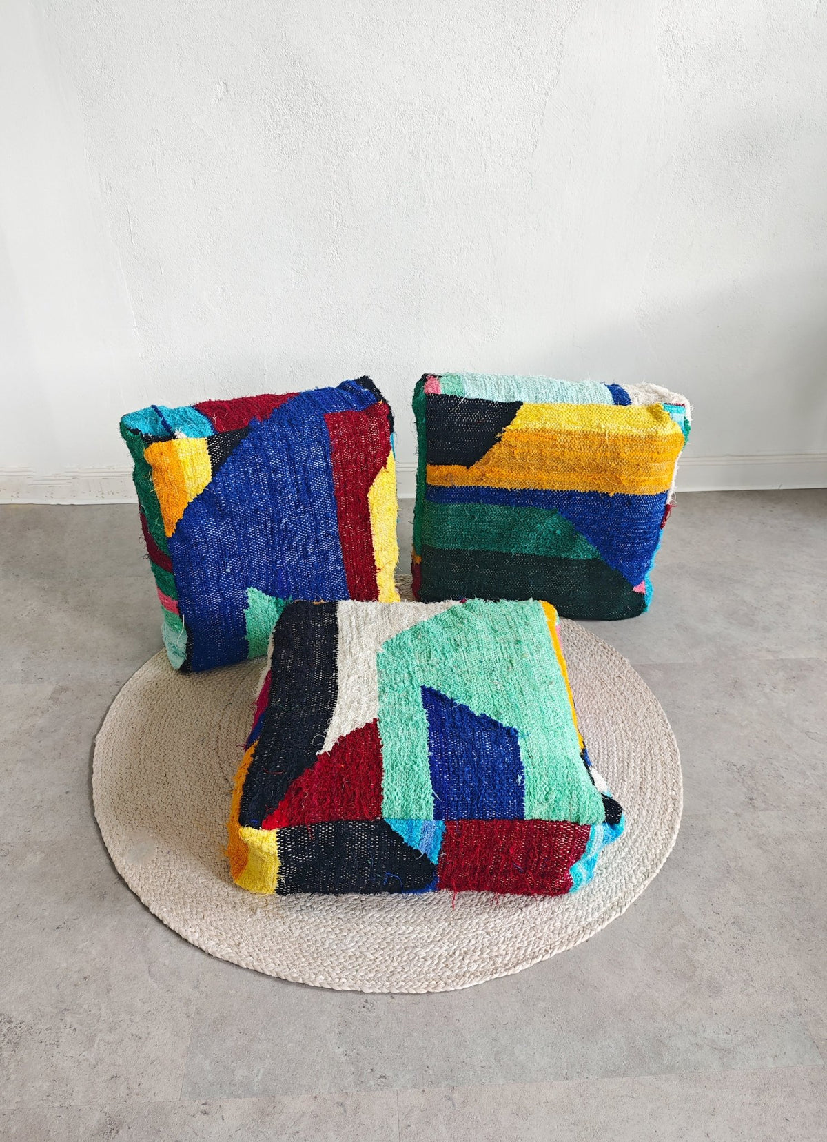 Marokkanischer Upcyling Pouf bunt aus Stoffresten, Boho Bodenkissen Cocosy Premium Collection - CocosyBerlin