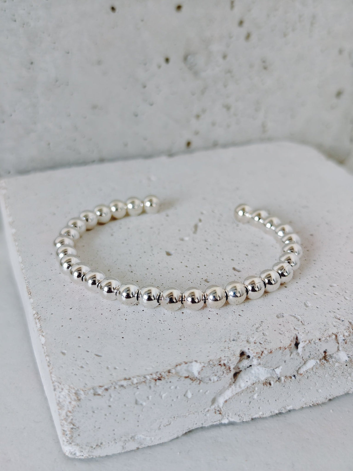 Statement Bubbles Armreif aus 925 Sterling Silber - Chunky Kugelarmband - CocosyBerlin