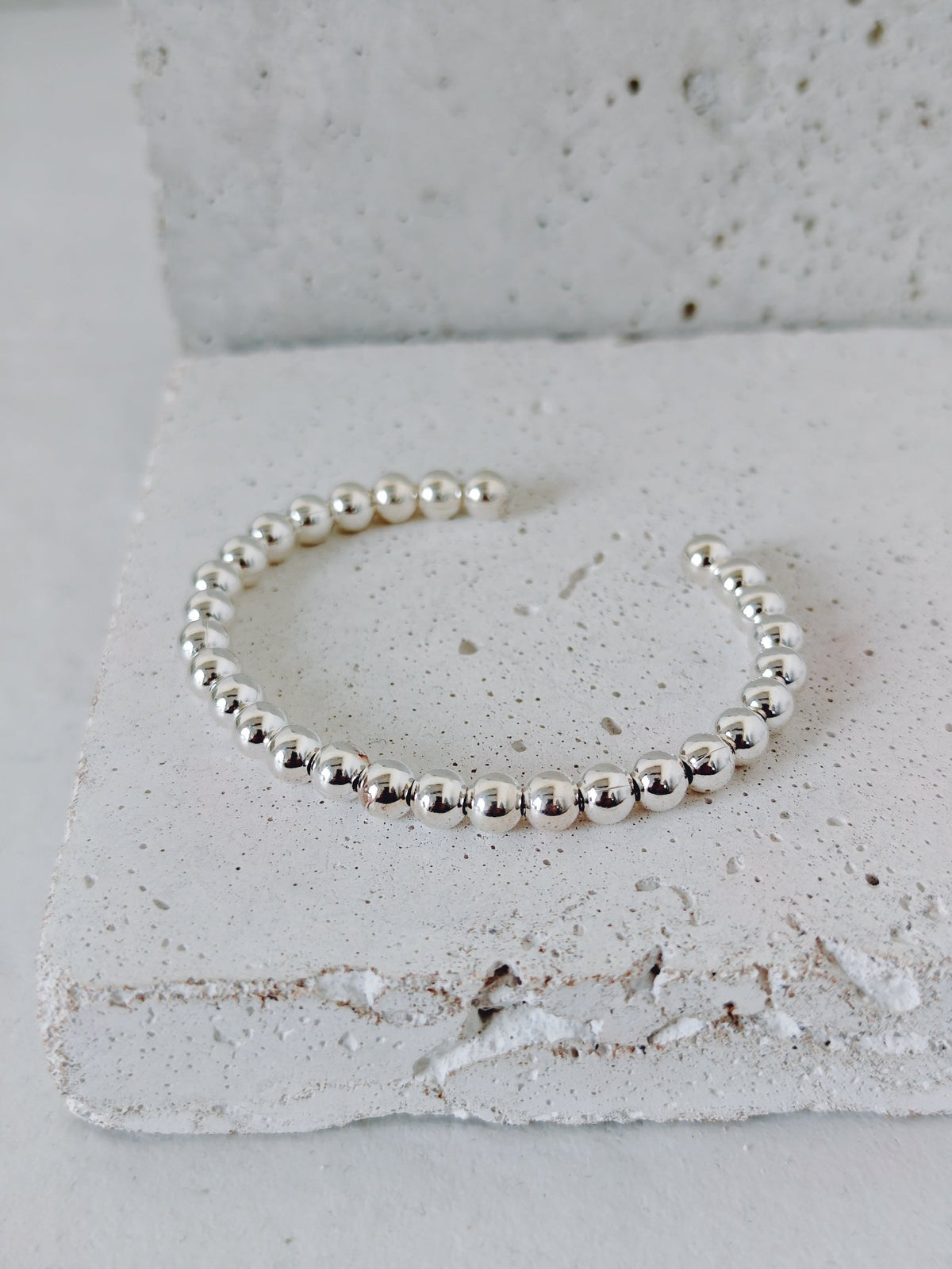 Statement Bubbles Armreif aus 925 Sterling Silber - Chunky Kugelarmband - CocosyBerlin