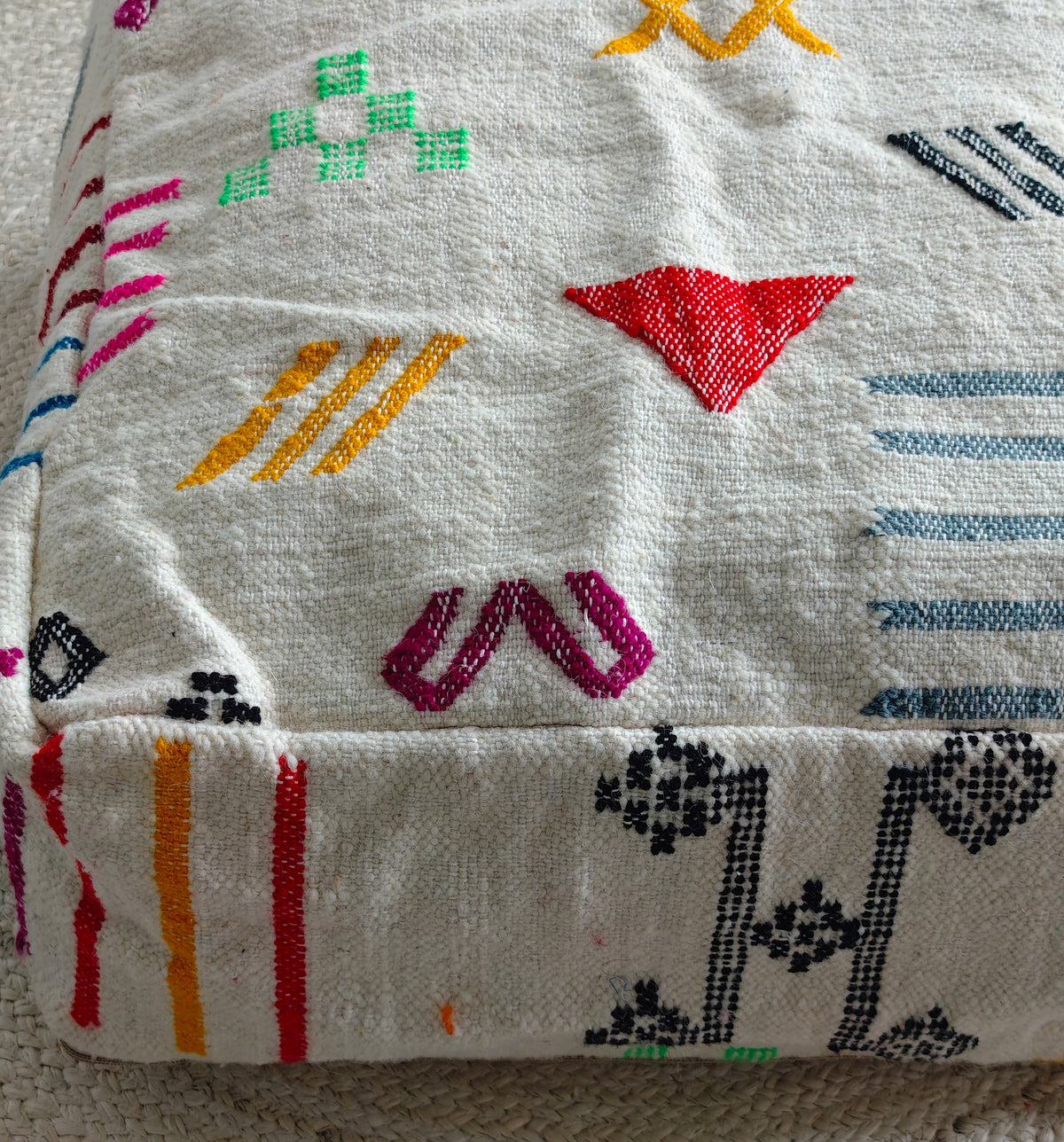 Pouf aus Wolle quadratisch und bunt, Kelim Bodenkissen, Handarbeit (Kopie) - CocosyBerlin