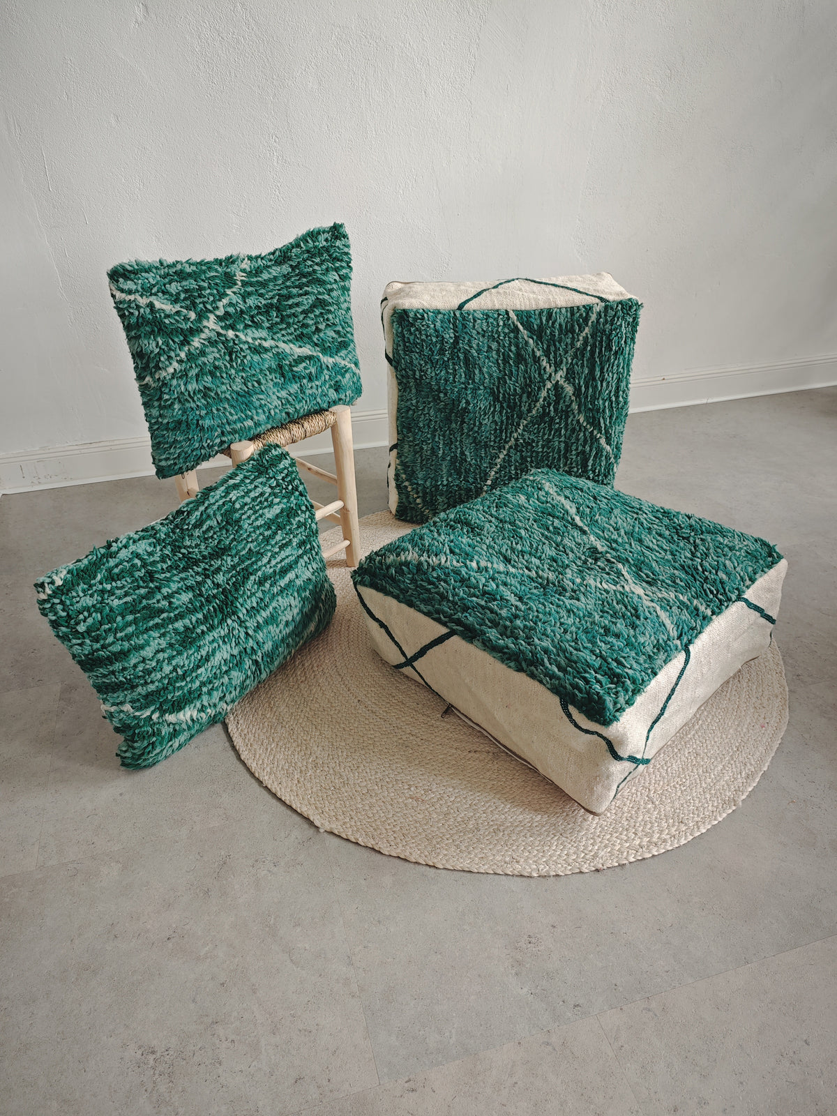 Beni Ourain Pouf aus Marokko, Bodenkissen Beige / Grün, 100% Handarbeit, Uniquat