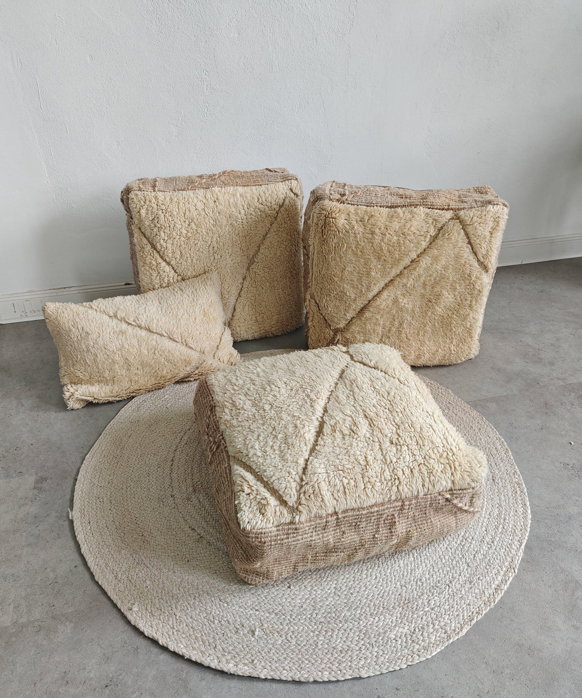 Berber Pouf & Kissenhülle aus Marokko, Beige Creme, Boho Kissen und Bodenkissen, Handarbeit - CocosyBerlin