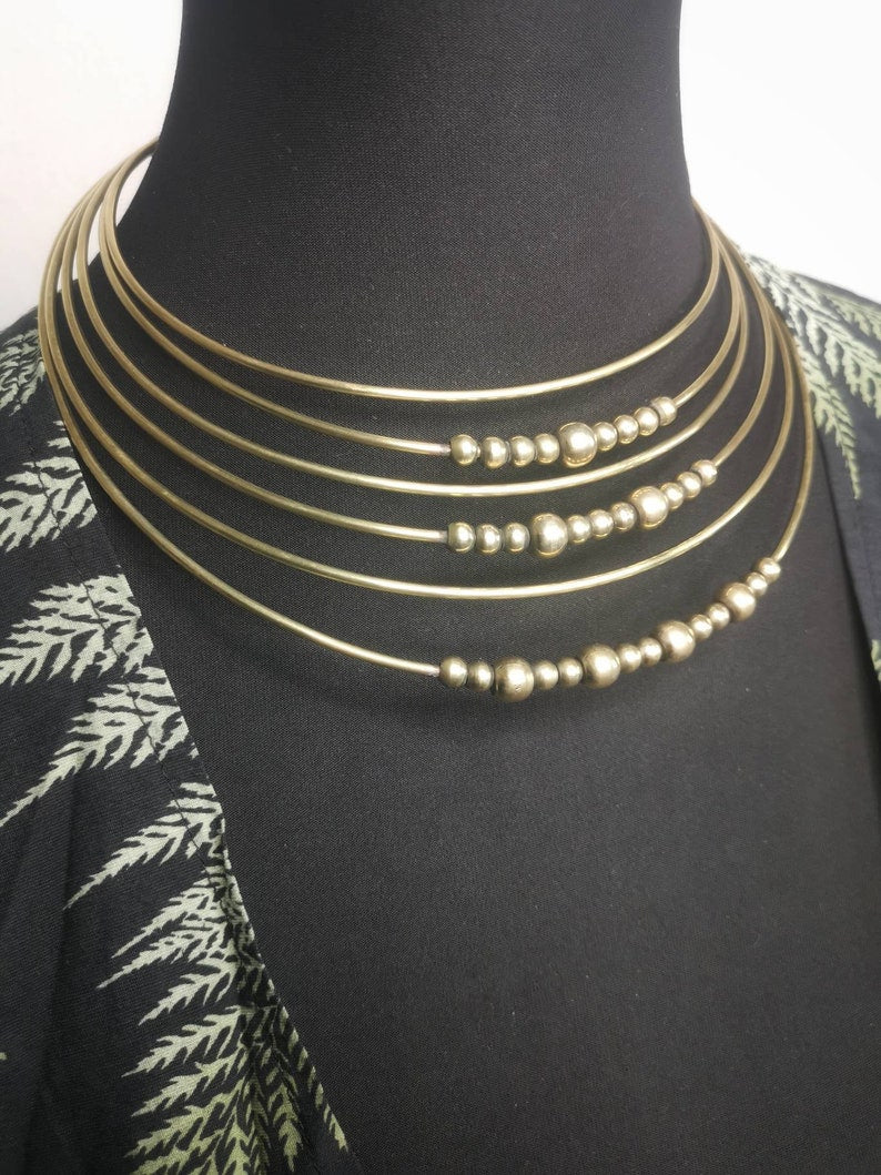 Tribal Choker gold, minimalistischer Choker, Choker Halskette, Mehrreihiger Messing Choker, Tribal Damen Halskette, Halskette mehrreihig