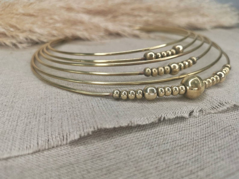 Collier ras du cou tribal en or, collier ras du cou minimaliste, collier ras du cou, collier ras du cou multi-rangs en laiton, collier tribal pour femme, collier multi-rangs