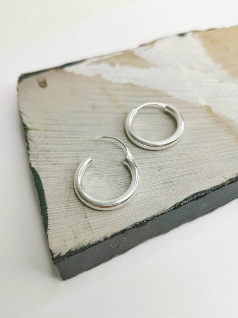 Breite leichte Sterling Silber 925 Creolen 18mm x 3mm gross, Medium Ohrreifen Minimalistisch, Gypsy Hippie Stil, Silbercreolen, Hoops - CocosyBerlin
