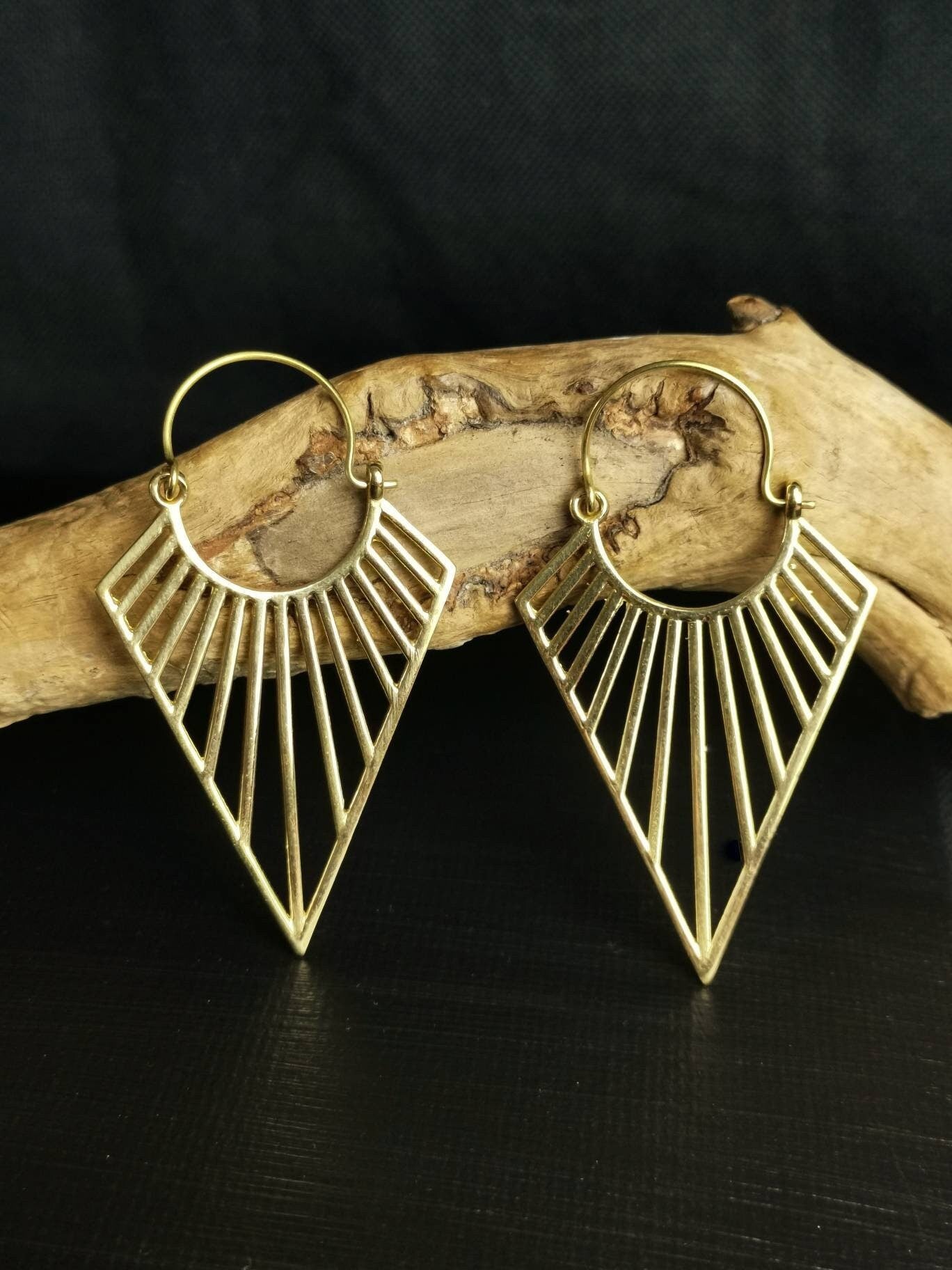 Geometrische Messing Ohrringe, Dreieckige Ohrringe, Boho Hippie Schmuck, Gold, Triangle, Tunnel Ohrhänger, Tribal hängende Ohrringe