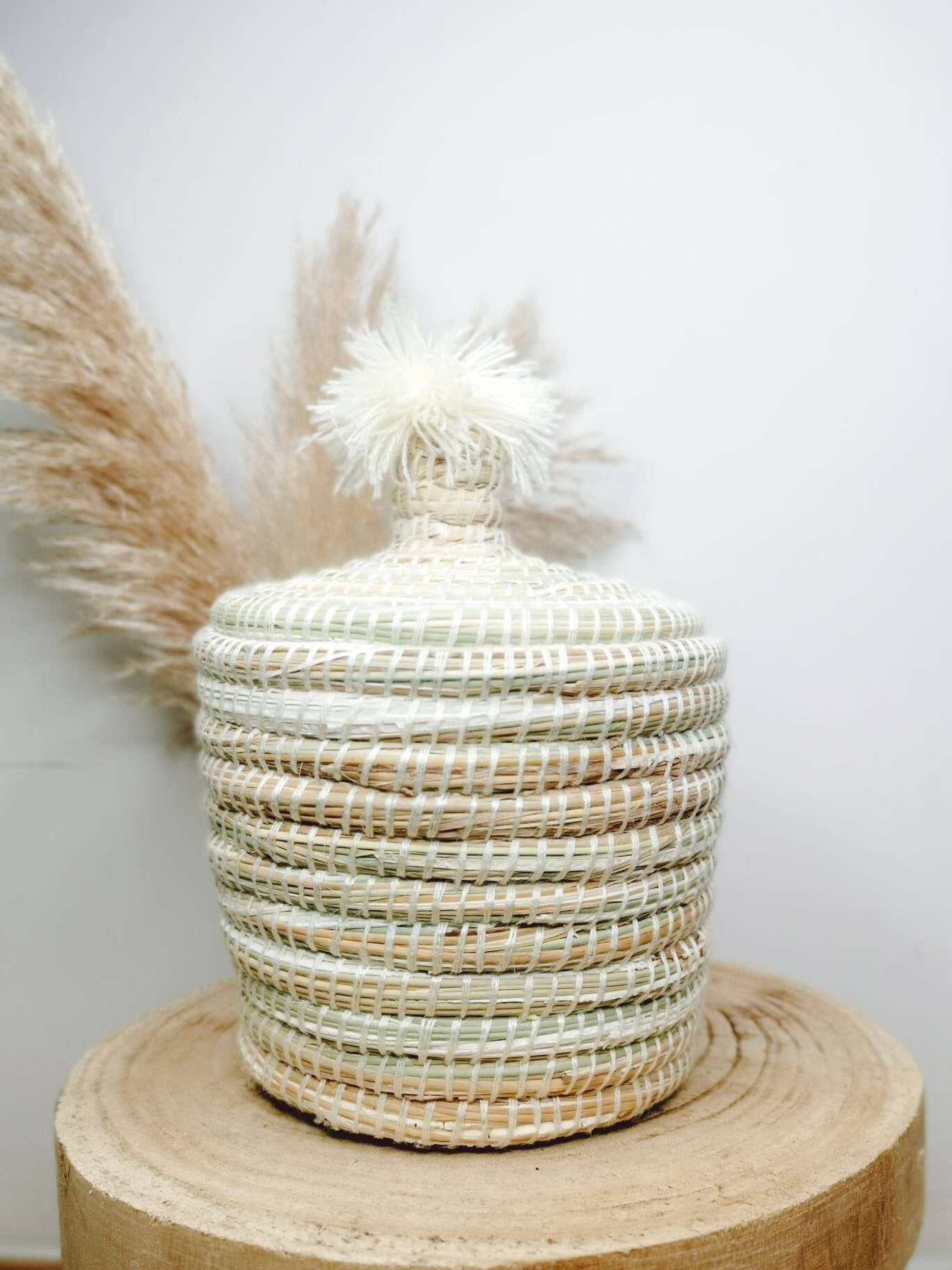 Panier bohème, panier de rangement marocain, fait main au Maroc, panier avec couvercle, panier berbère, panier ethnique, panier à tajine, corbeille à papier