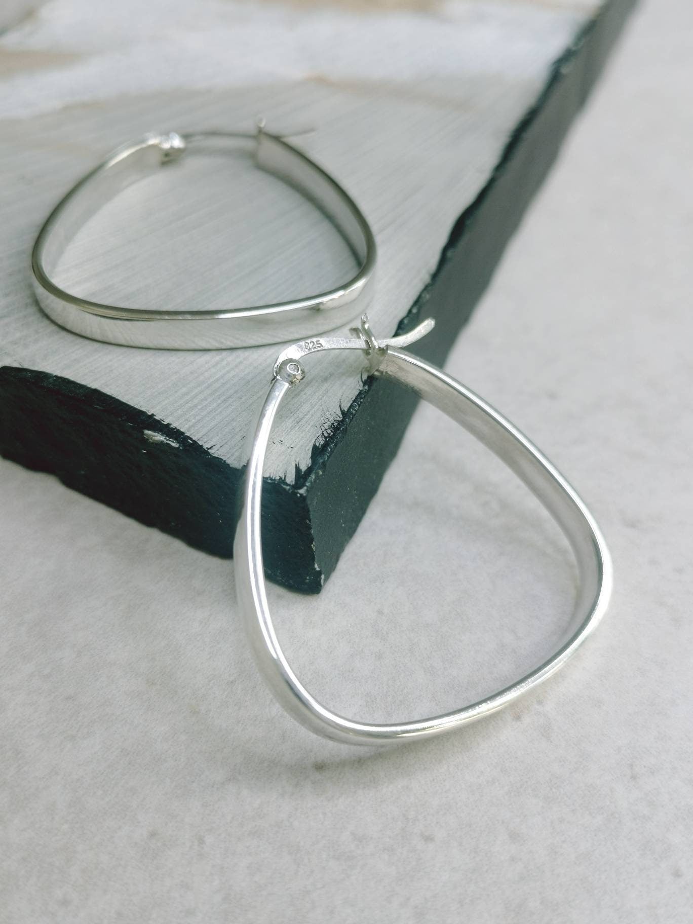 Chunky Silber 925 Creolen, Geometrische Ohrringe, Dreieckig, Minimalistisch, Breite flache Ohrringe, Silberohrringe 35mm, Geschenk