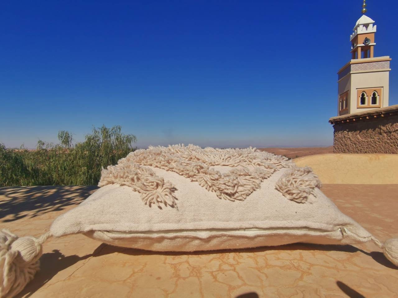 Boho Kissenbezug 50x50cm, Boho Kissen aus Baumwolle und Wolle, Kissen mit Pom Pom, Quasten und Fransen, Hippie Ethno Kissenhülle Beige