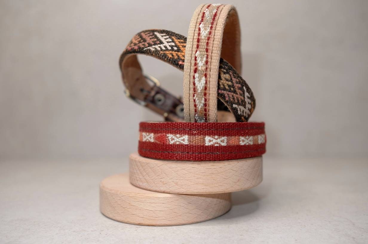 Hundehalsband aus Leder und Vintage Kelim Stoff, Kleines Hundehalsband aus Marokko, marokkanisches Halsband für kleine Hunde, Handarbeit