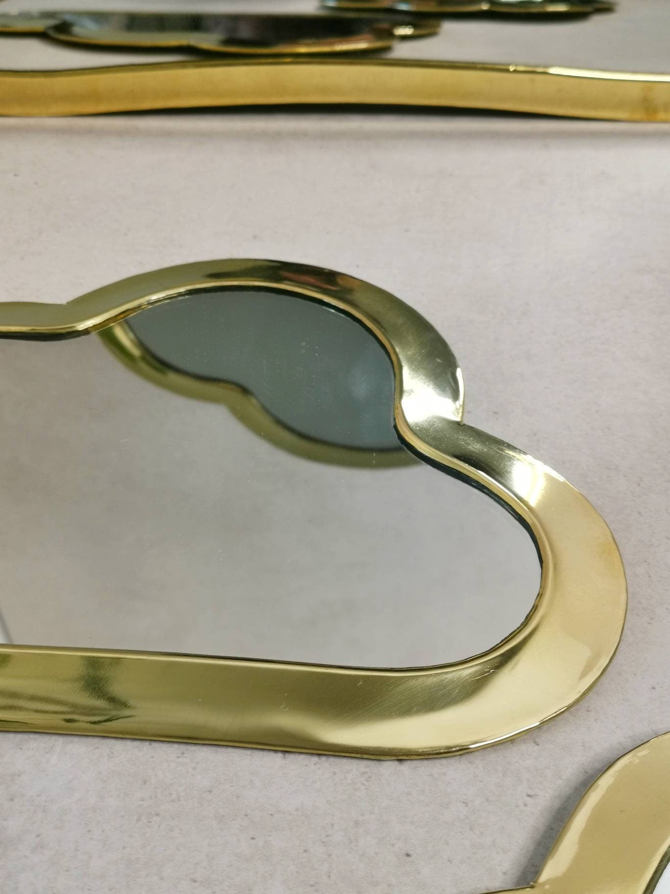 Wolkenspiegel, Spiegel aus goldenem Messing, Wolke Wandspiegel, Handarbeit aus Marokko