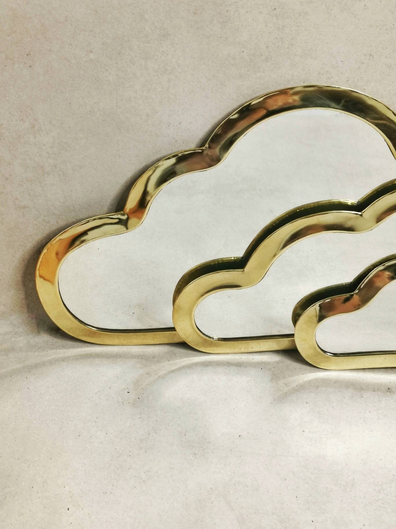 Wolkenspiegel, Spiegel aus goldenem Messing, Wolke Wandspiegel, Handarbeit aus Marokko