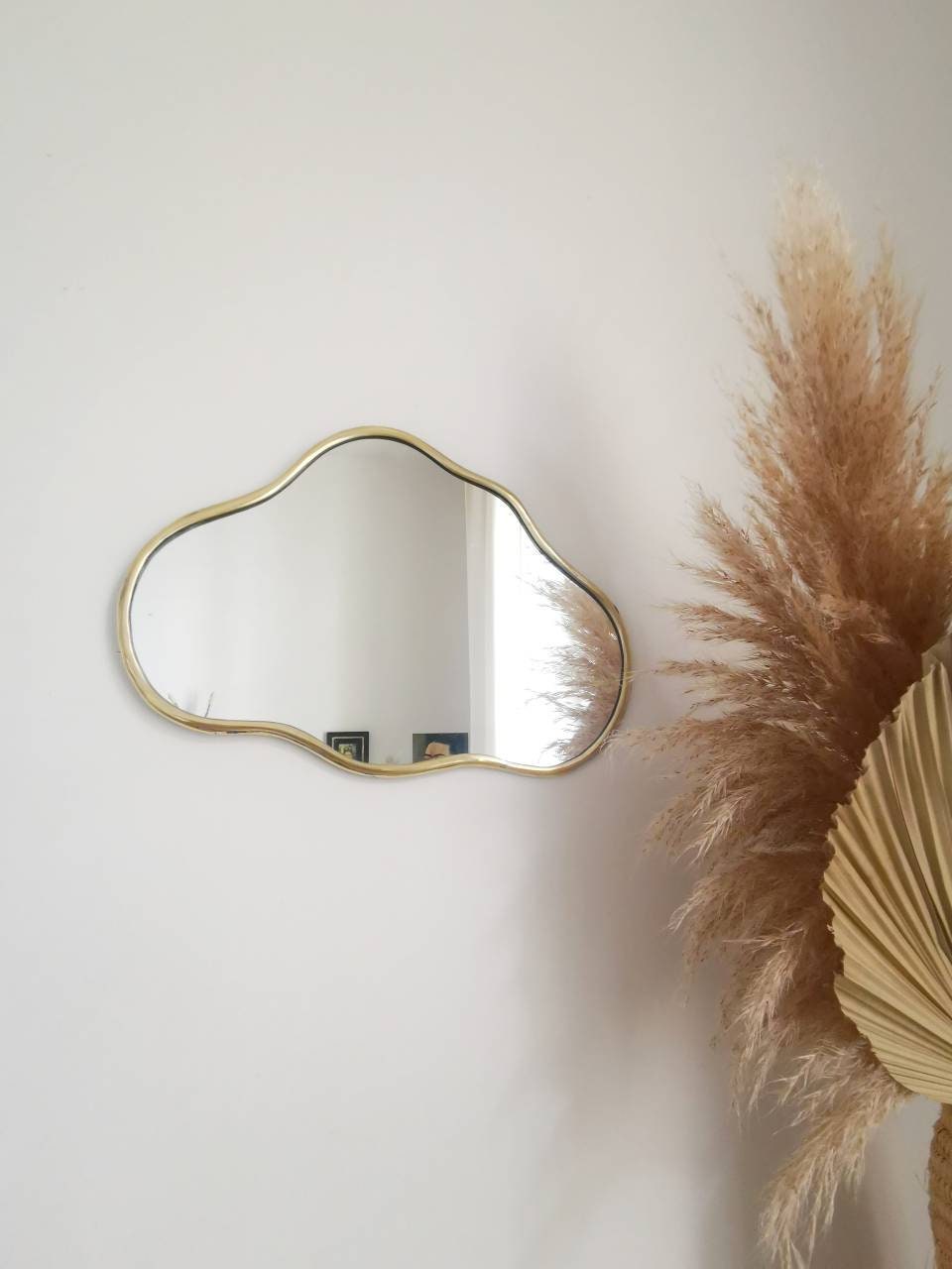 Wolkenspiegel, Spiegel aus goldenem Messing, Wolke Wandspiegel, Handarbeit aus Marokko, Goldener Messingrahmen