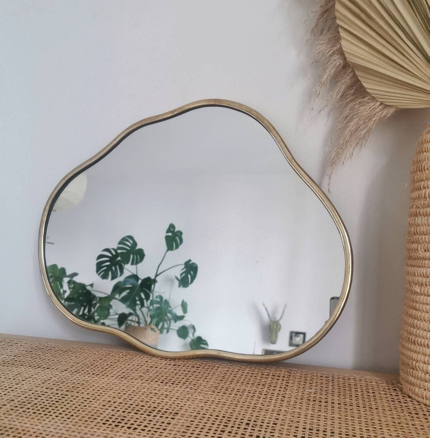 Wolkenspiegel, Spiegel aus goldenem Messing, Wolke Wandspiegel, Handarbeit aus Marokko, Goldener Messingrahmen - CocosyBerlin