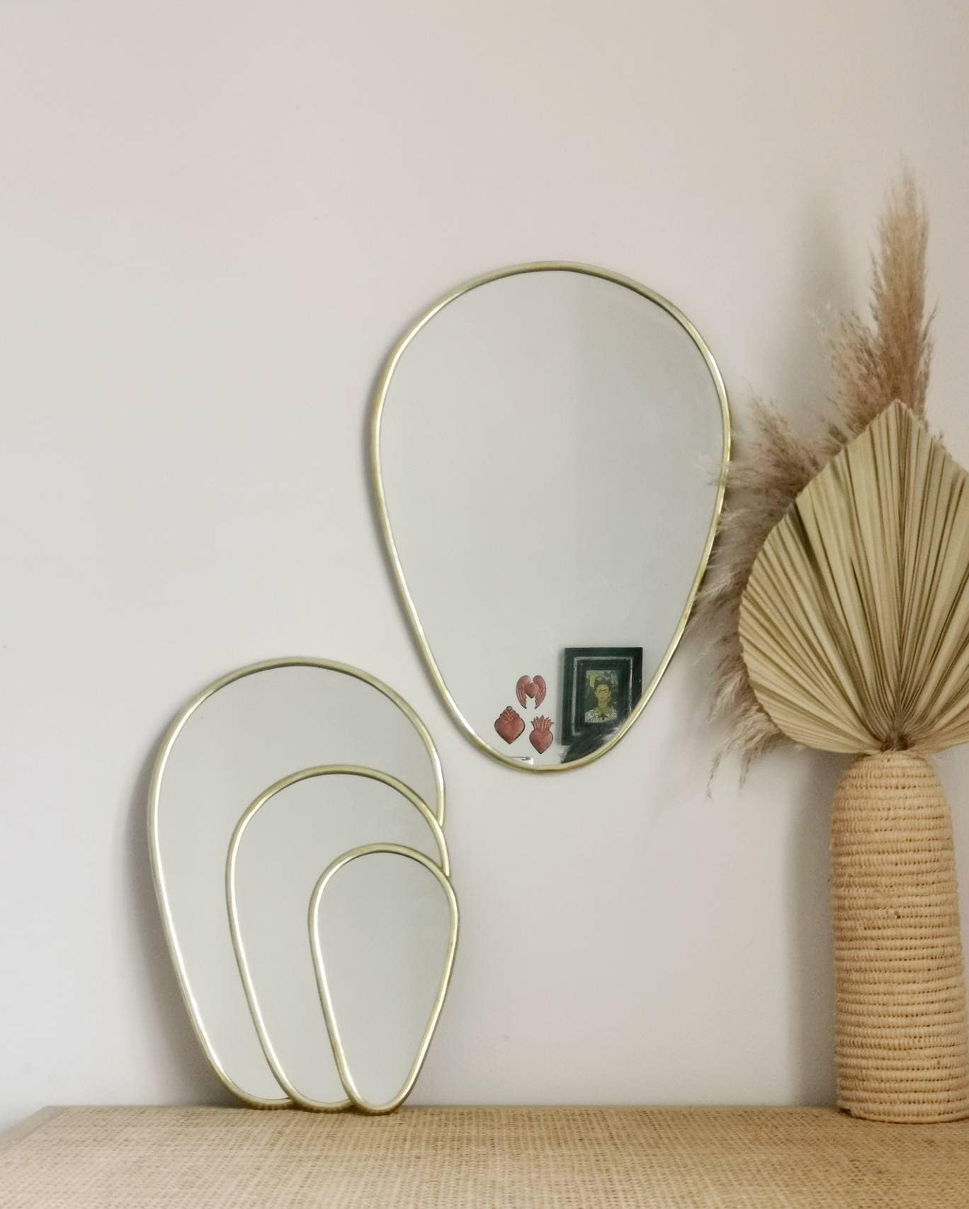 50er Stil Ovaler Spiegel mit goldenem Messing Rahmen aus Marokko