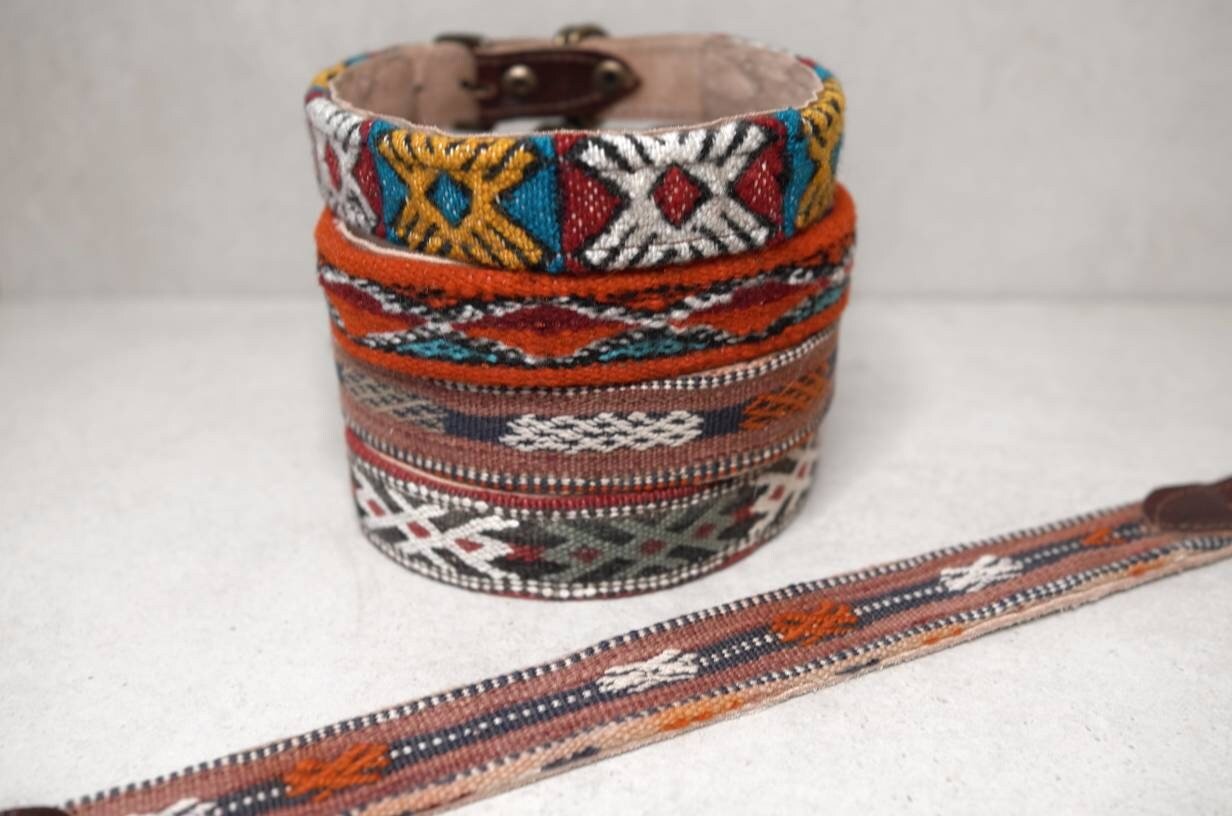 Hundehalsband aus Leder und Vintage Kelim Stoff, Mittelgrosses Hundehalsband aus Marokko, Halsband für Hunde, Handarbeit Unikat - CocosyBerlin
