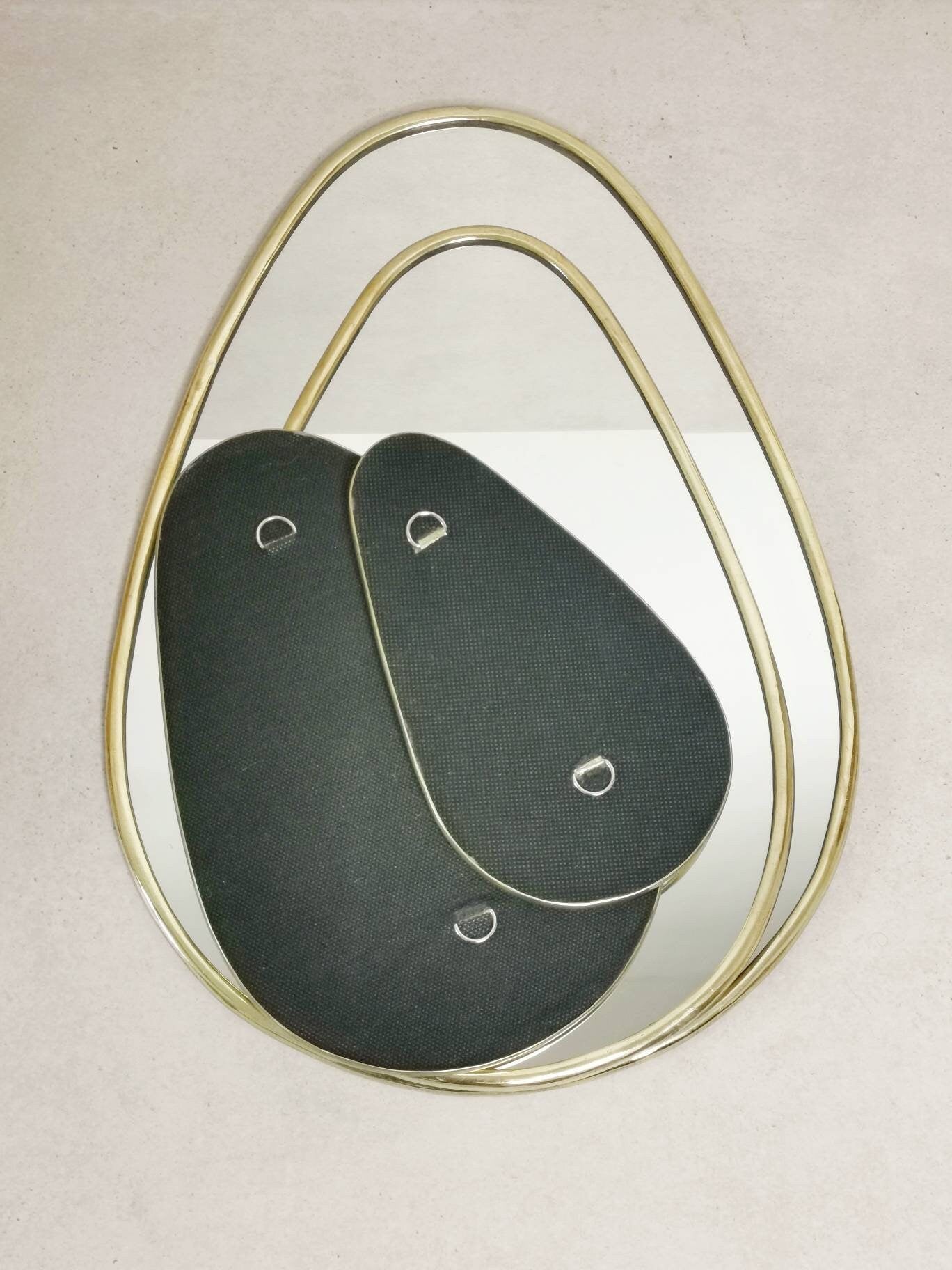 50er Stil Ovaler Spiegel mit goldenem Messing Rahmen aus Marokko