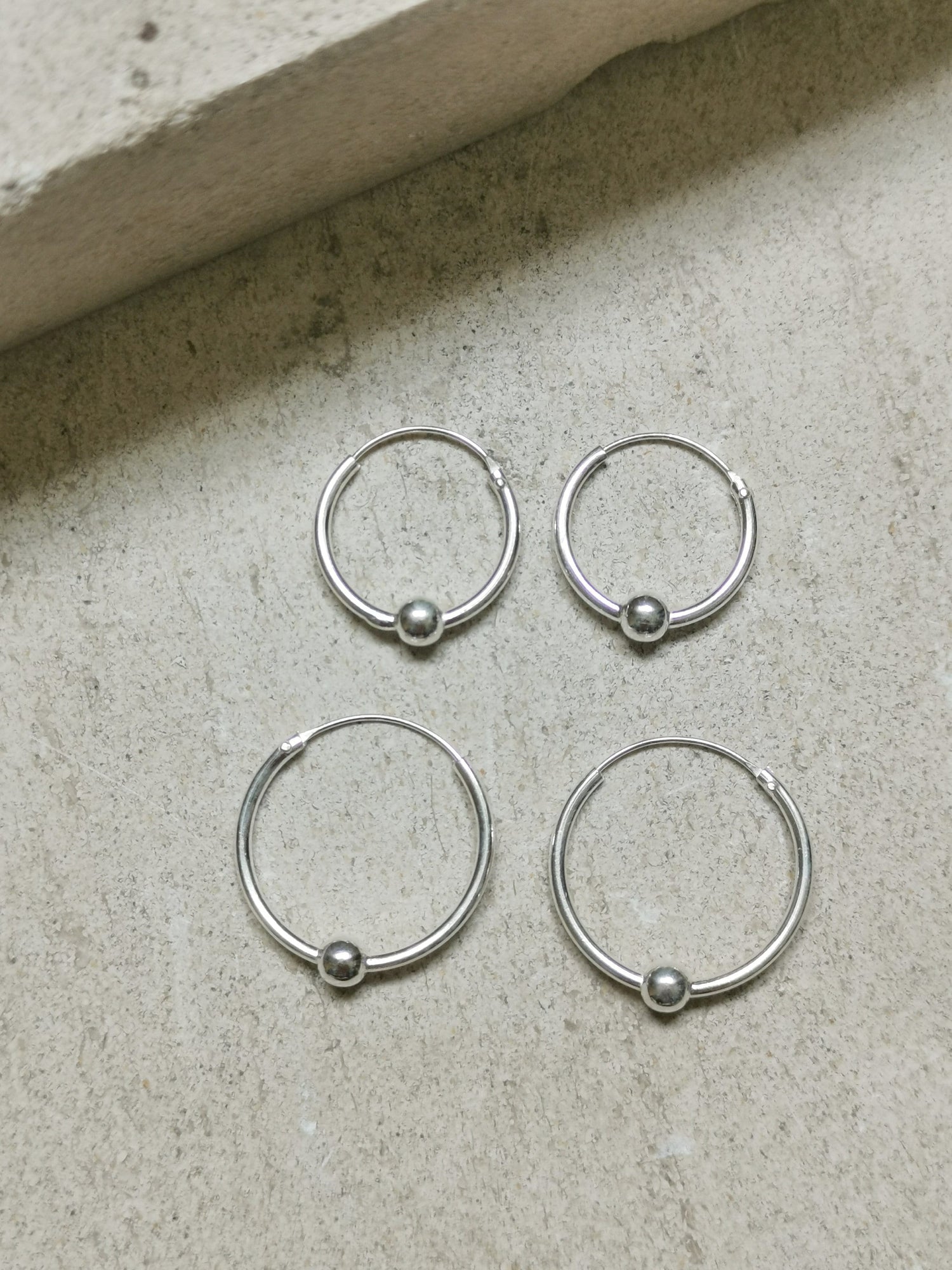 Bali hoop earrings made of 925 silver, sterling silver mini hoop earrings, silver 925 earrings, small silver hoop earrings with ball