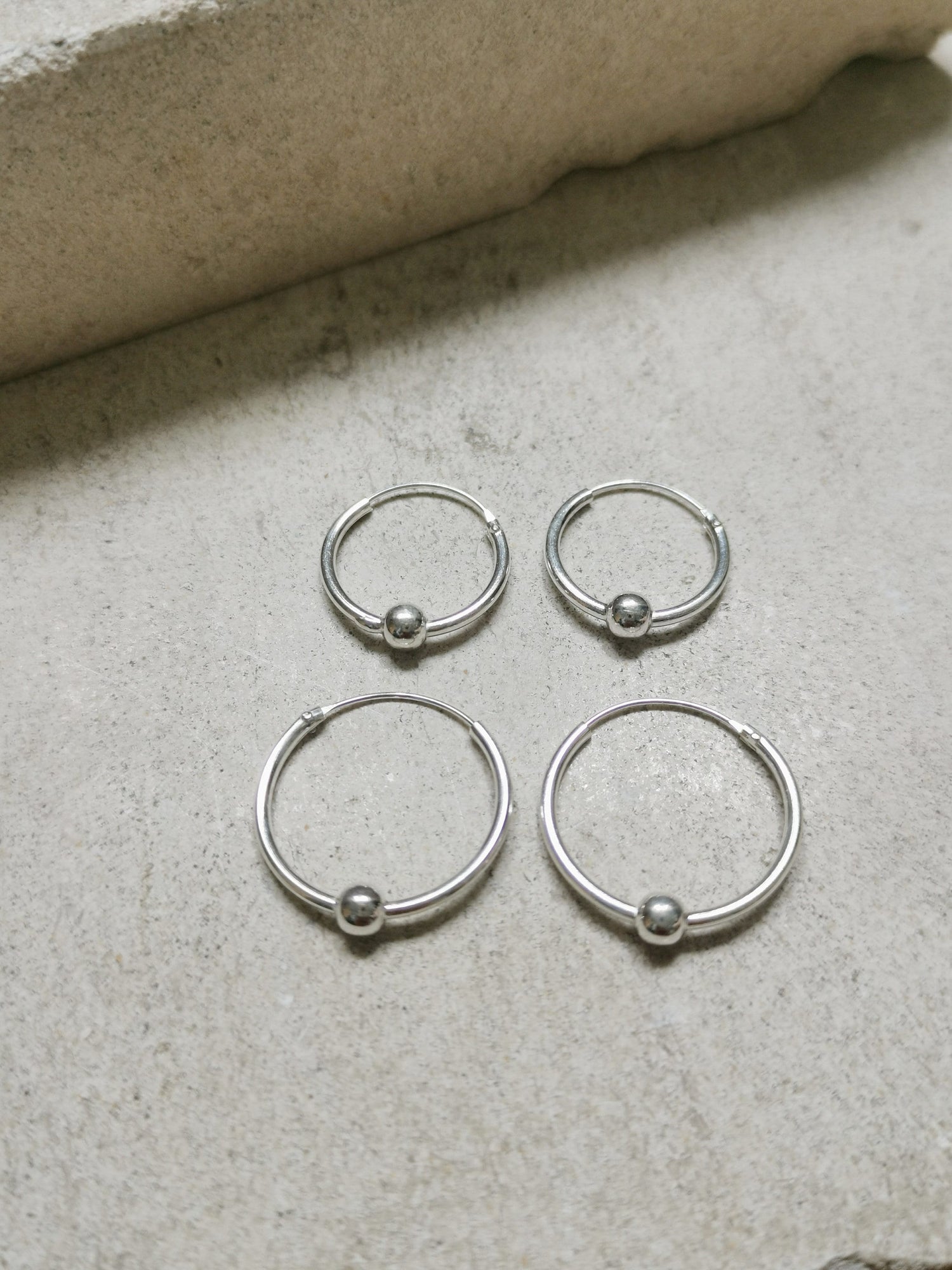 Bali hoop earrings made of 925 silver, sterling silver mini hoop earrings, silver 925 earrings, small silver hoop earrings with ball