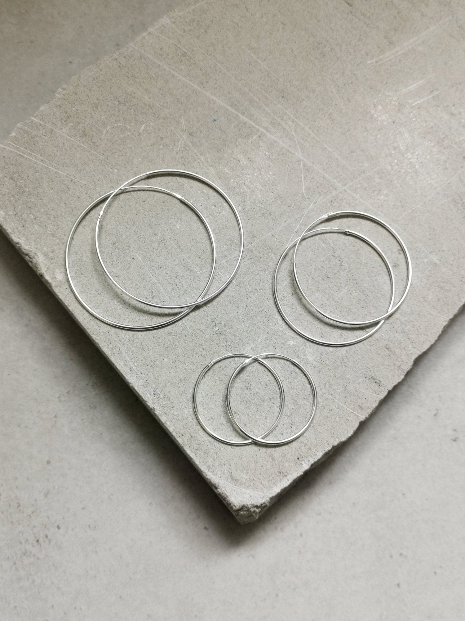 Dünne Creolen aus 925 Silber in 30mm, 40mm, 50mm, 60 mm, Sterling Silber Creolen, Silber Ohrringe fein und leicht - CocosyBerlin