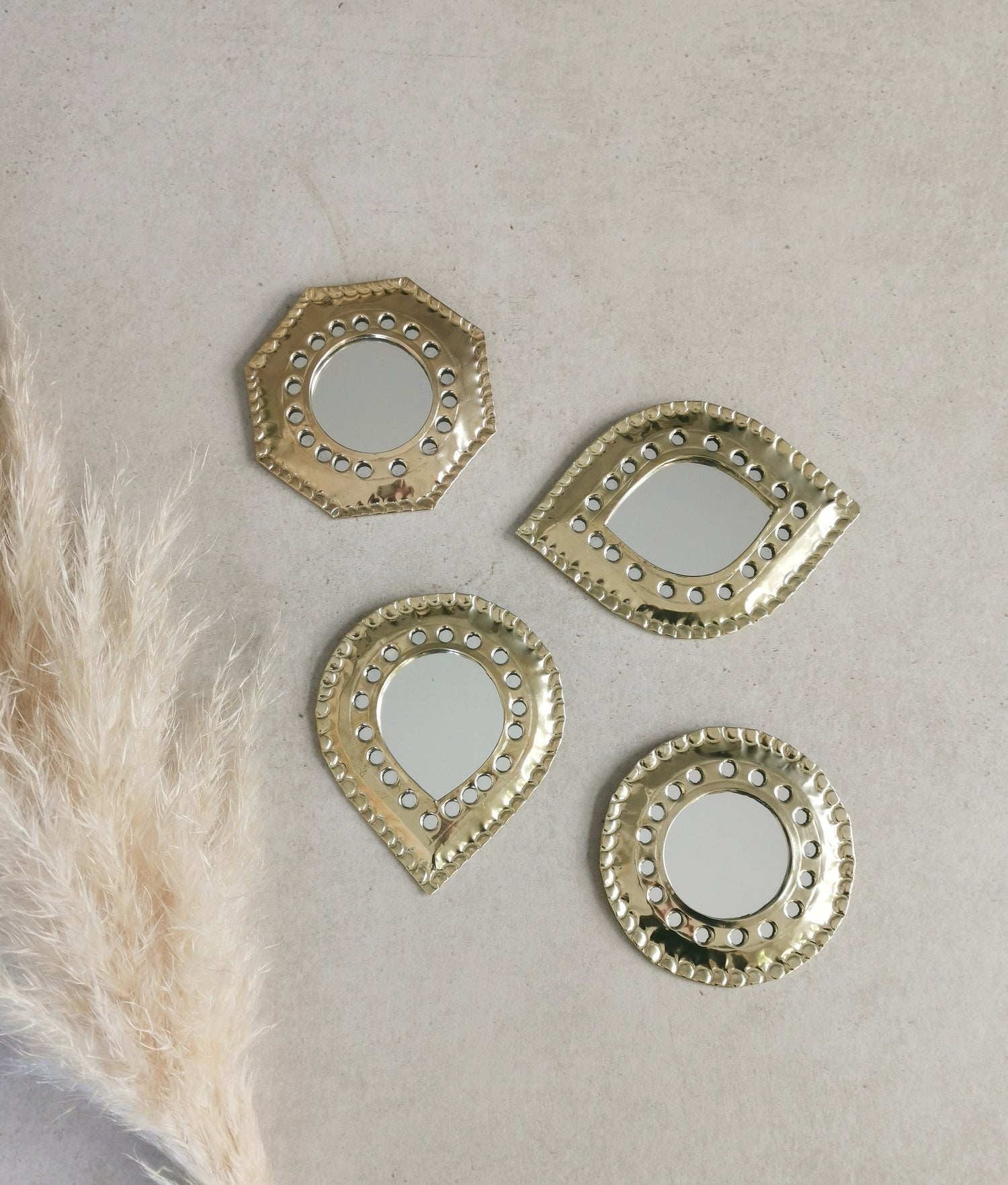 Kleiner Spiegel aus goldenem Messing, Mini Wandspiegel Handarbeit aus Marokko, Marokkanischer Spiegel, Orientalisch