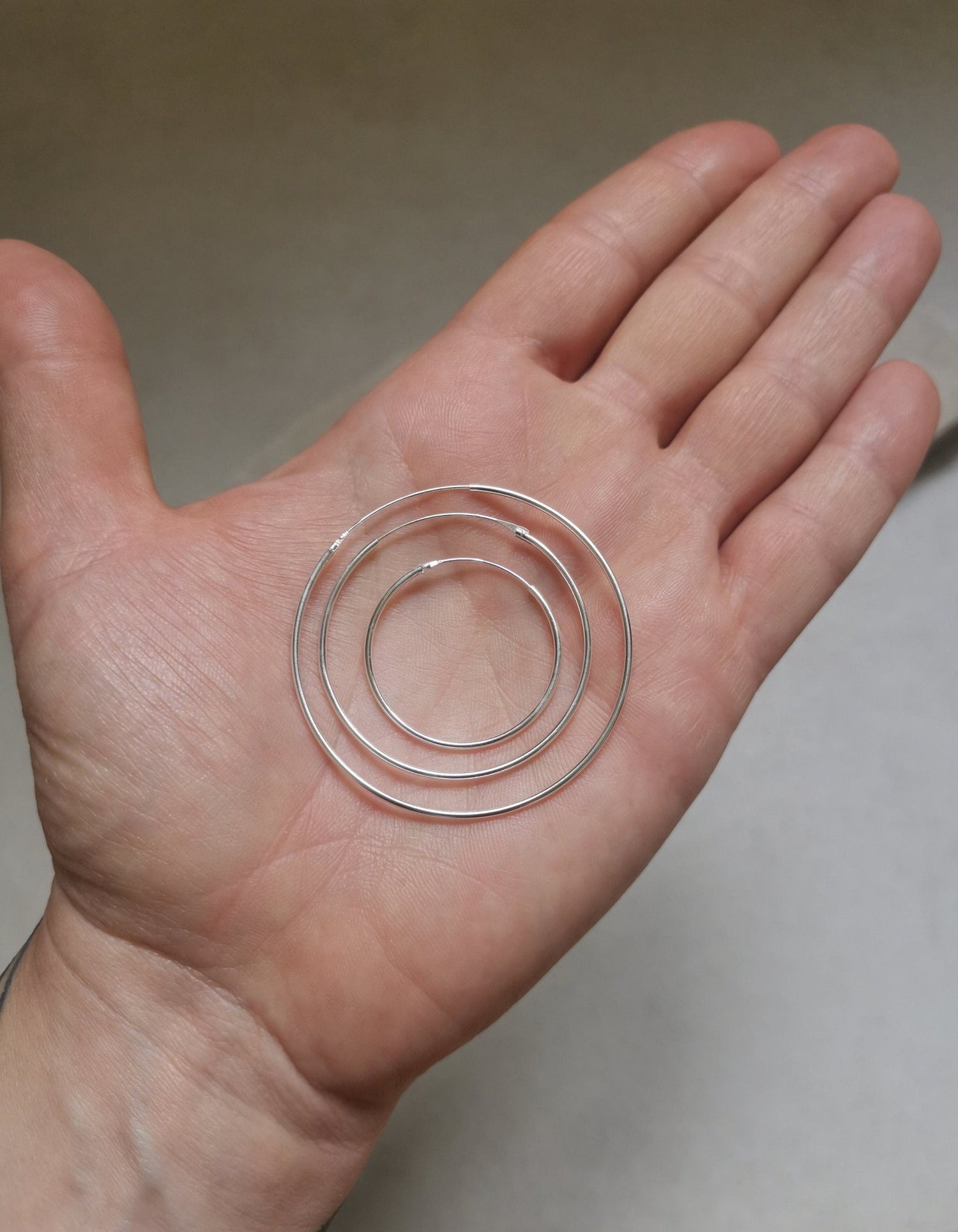 Dünne Creolen aus 925 Silber in 30mm, 40mm, 50mm, 60 mm, Sterling Silber Creolen, Silber Ohrringe fein und leicht - CocosyBerlin