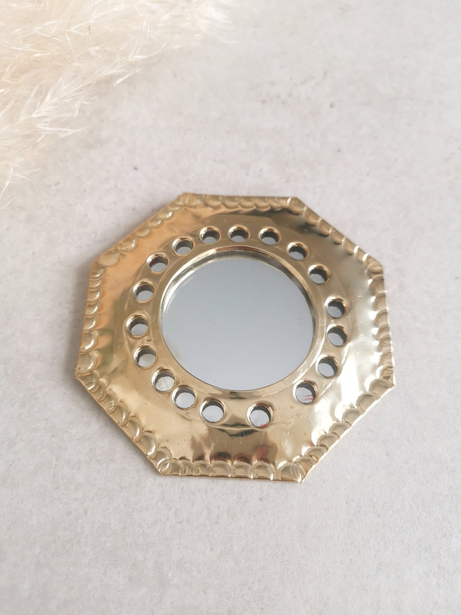 Kleiner Spiegel aus goldenem Messing, Mini Wandspiegel Handarbeit aus Marokko, Marokkanischer Spiegel, Orientalisch