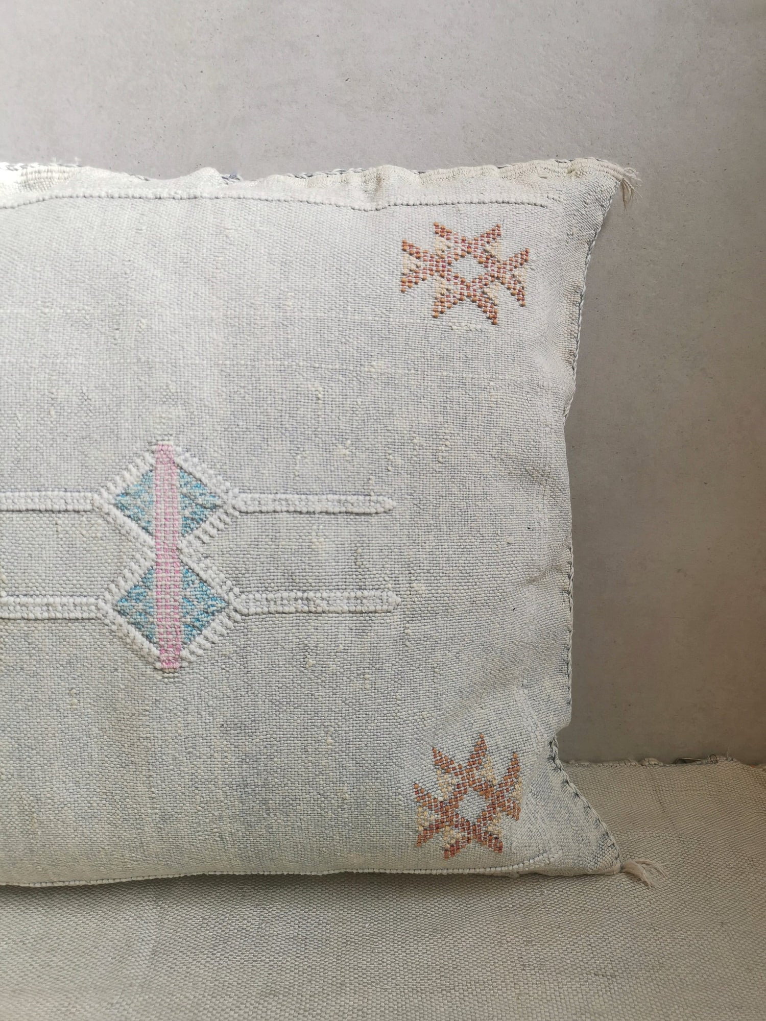 Sabra Kissen 50x50 cm, Kissenhülle aus Marokko, Marokkanisches Kissen aus Sabra Seide