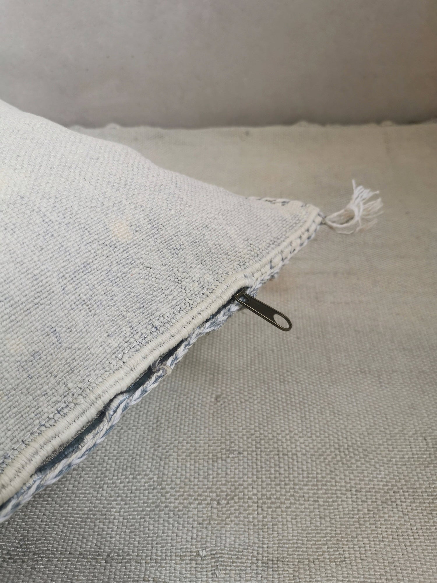 Sabra Kissen 50x50 cm, Kissenhülle aus Marokko, Marokkanisches Kissen aus Sabra Seide