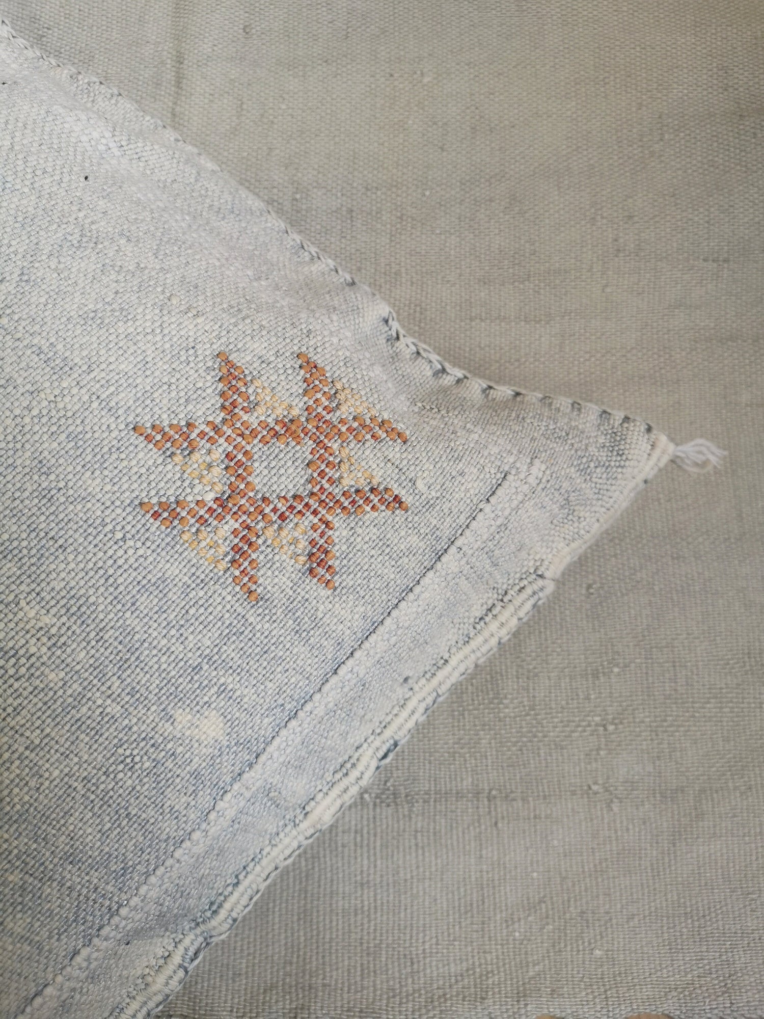 Sabra Kissen 50x50 cm, Kissenhülle aus Marokko, Marokkanisches Kissen aus Sabra Seide