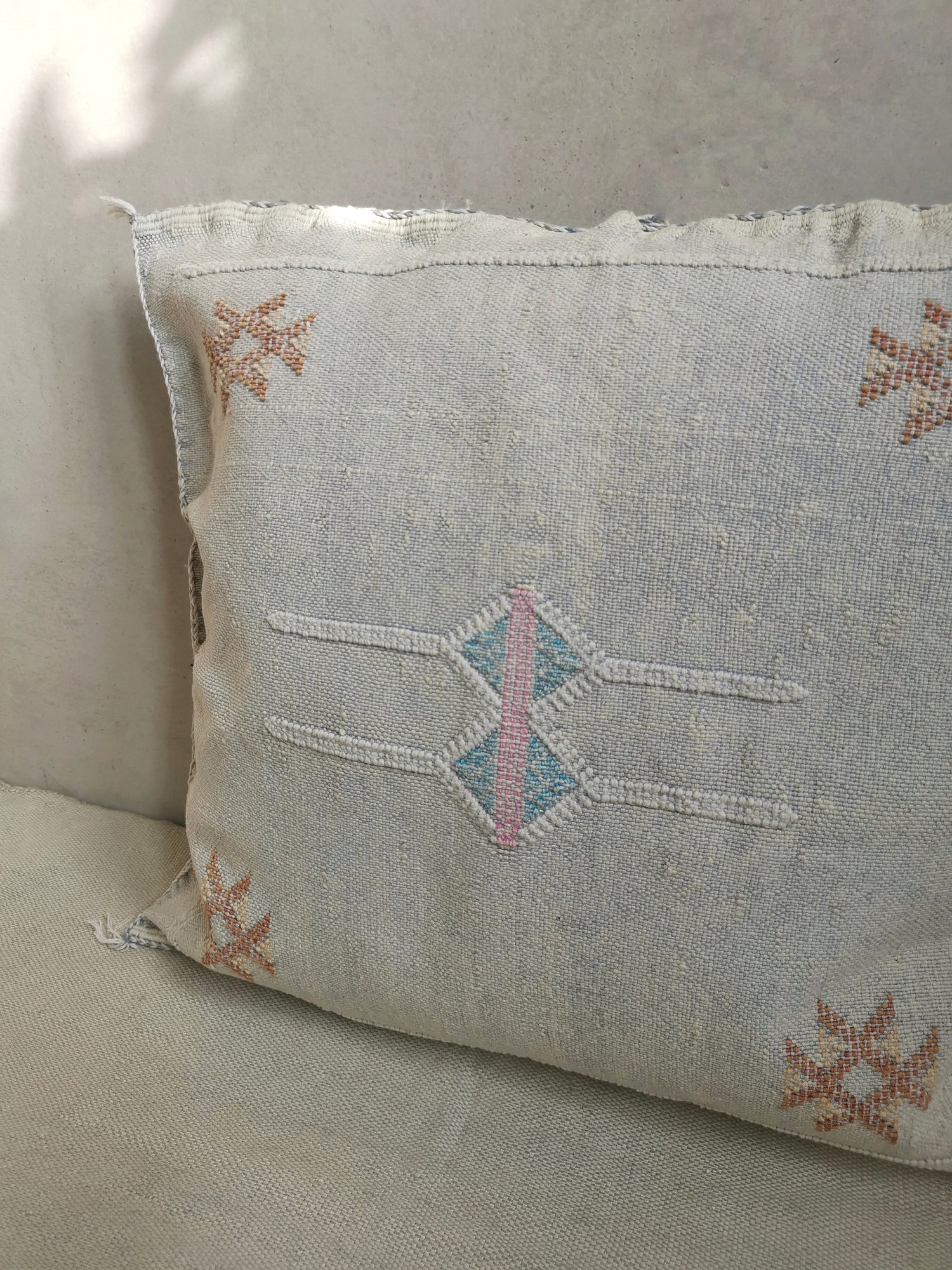 Sabra Kissen 50x50 cm, Kissenhülle aus Marokko, Marokkanisches Kissen aus Sabra Seide