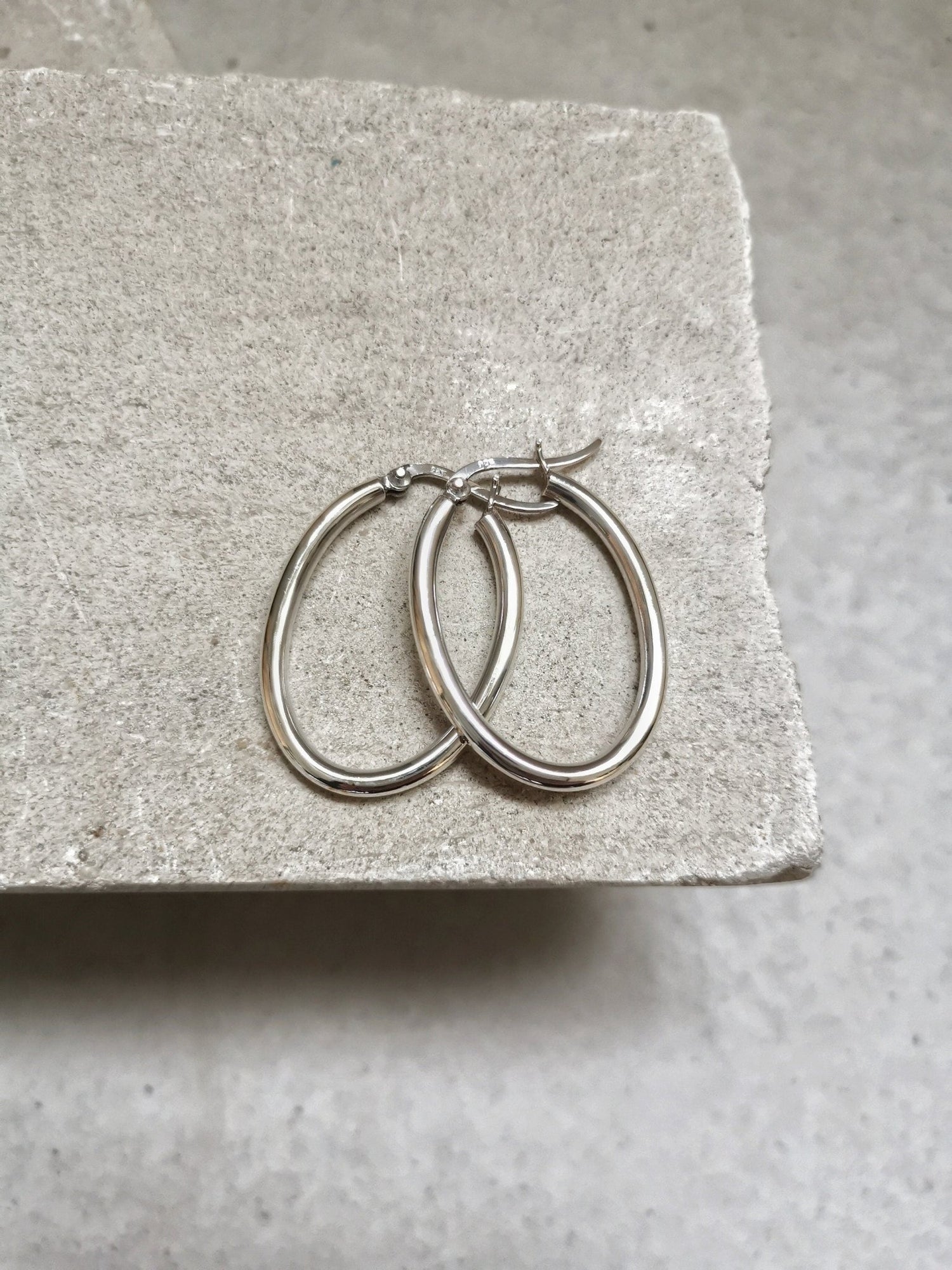 Ovale 925 Silber Creolen, Minimalistische Ohrringe, Sterling Silber Creolen - CocosyBerlin