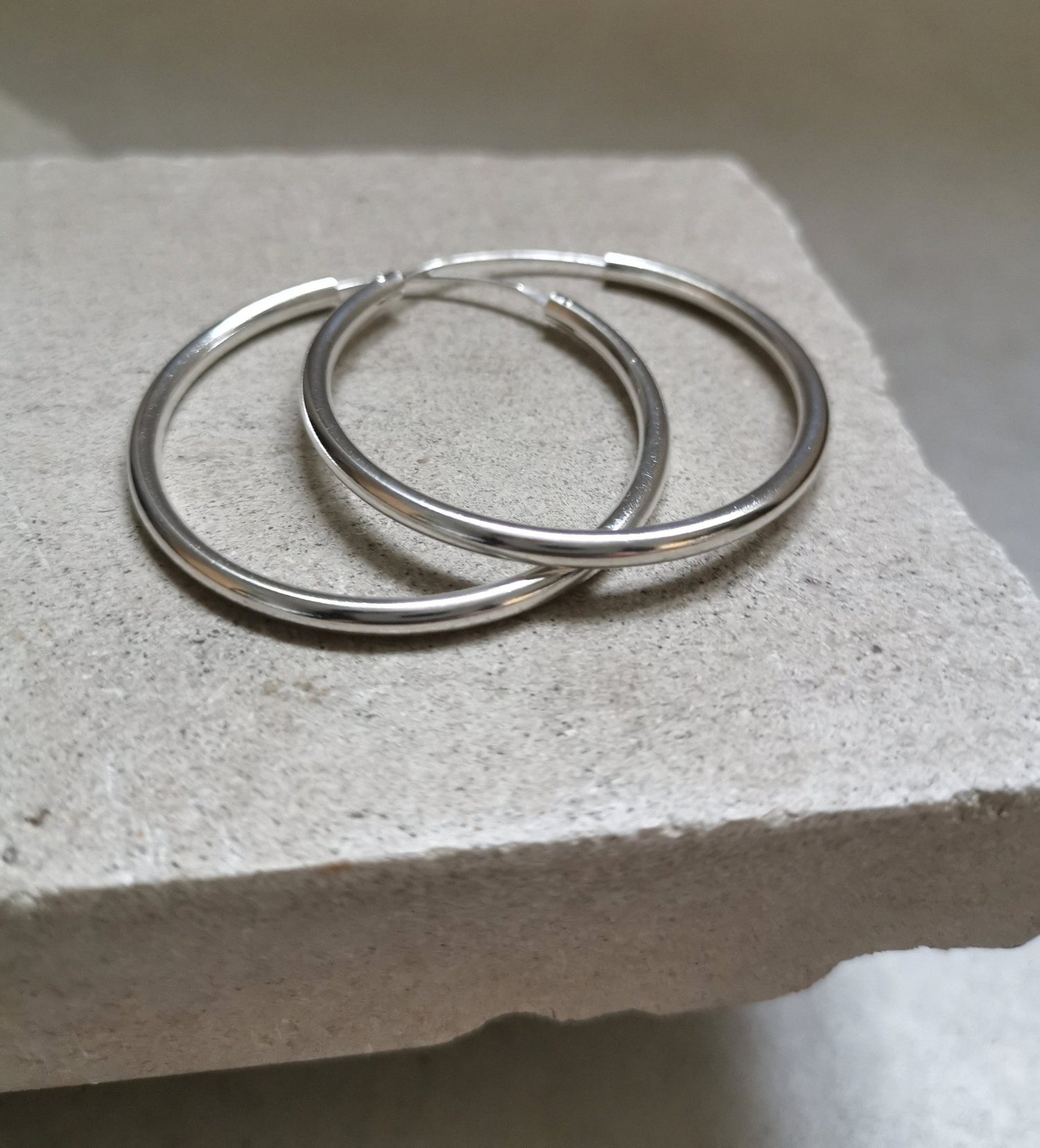 925 Silber Creolen 45 mm x 3 mm, Minimalistische Ohrringe, Silbercreolen, Sterling Silber Creolen, Chunky Creolen - CocosyBerlin