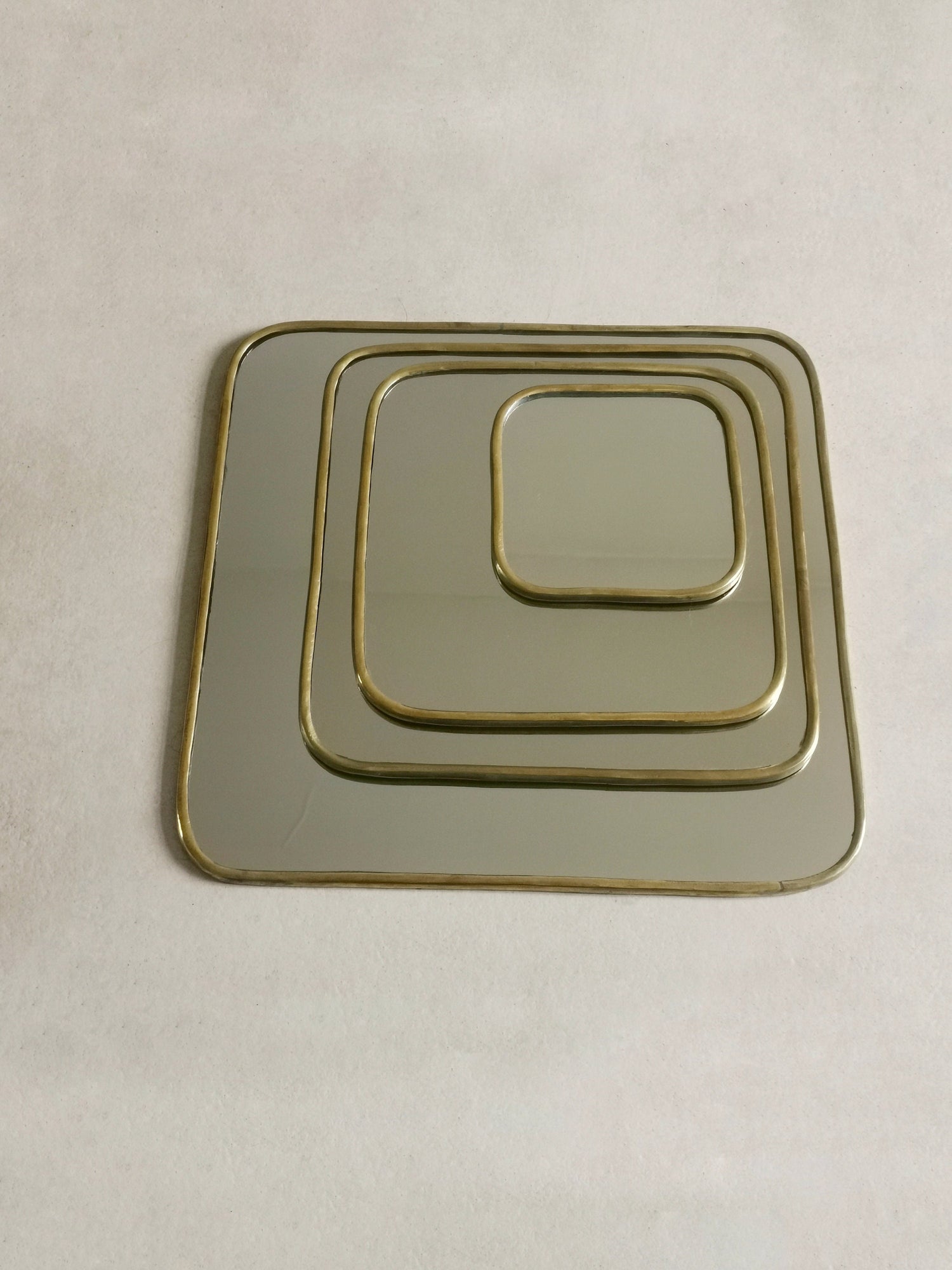 Spiegel Quadrat, Spiegel mit goldenem Messing Rahmen, Wandspiegel quadratisch, Handarbeit aus Marokko