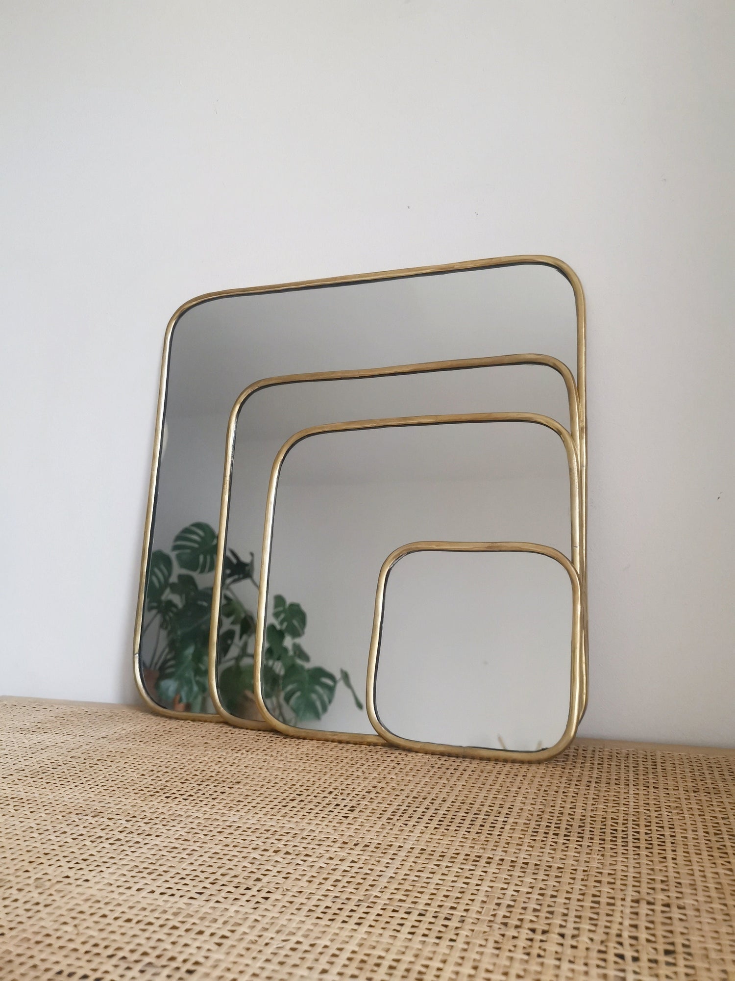 Spiegel Quadrat, Spiegel mit goldenem Messing Rahmen, Wandspiegel quadratisch, Handarbeit aus Marokko