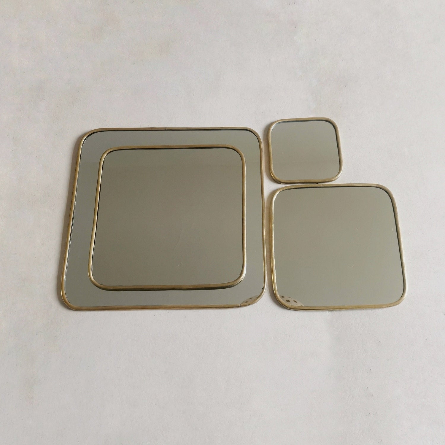 Spiegel Quadrat, Spiegel mit goldenem Messing Rahmen, Wandspiegel quadratisch, Handarbeit aus Marokko