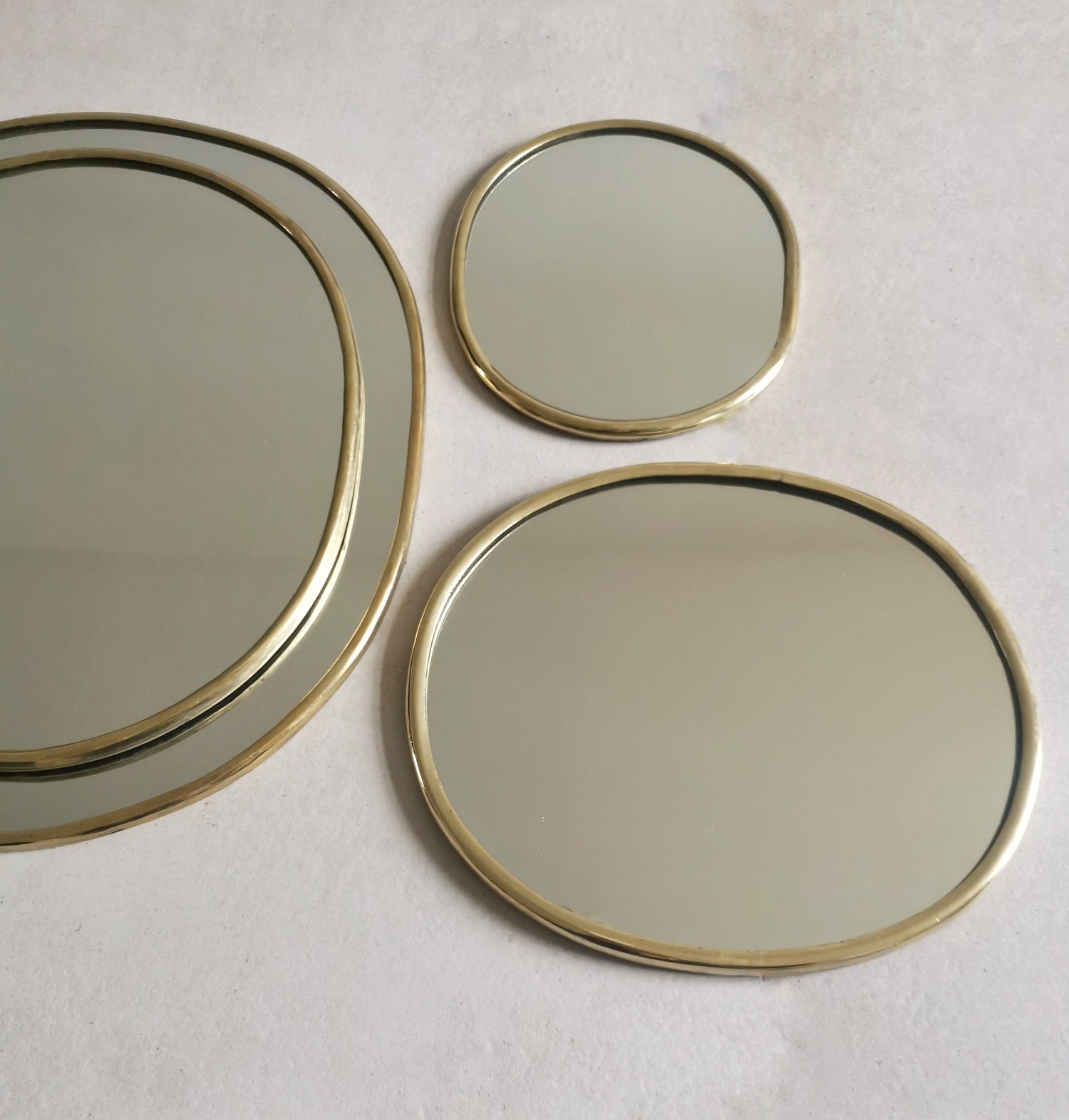 Ovaler Spiegel, Spiegel mit goldenem Messing Rahmen, Wandspiegel Oval, Handarbeit aus Marokko